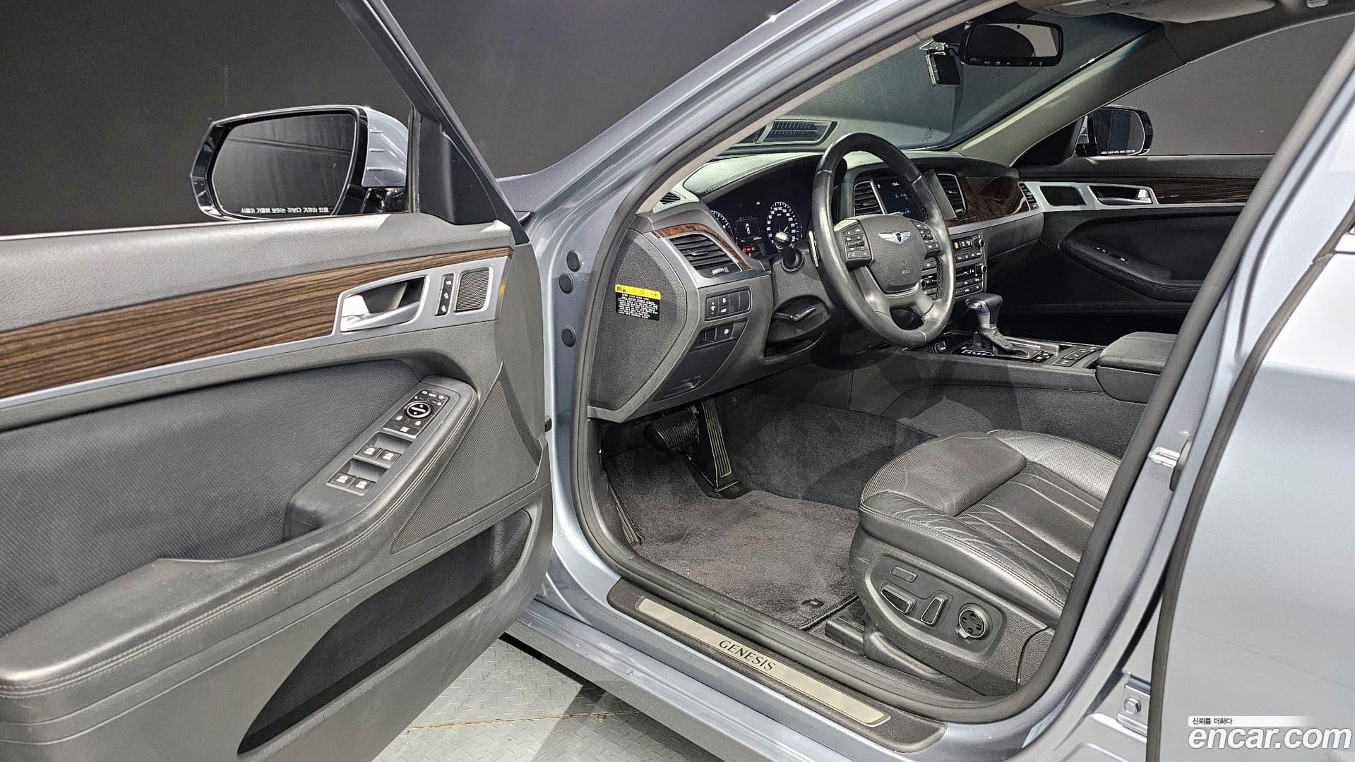 Main__Slider__Photo:Genesis Hyundai 2015.3-9