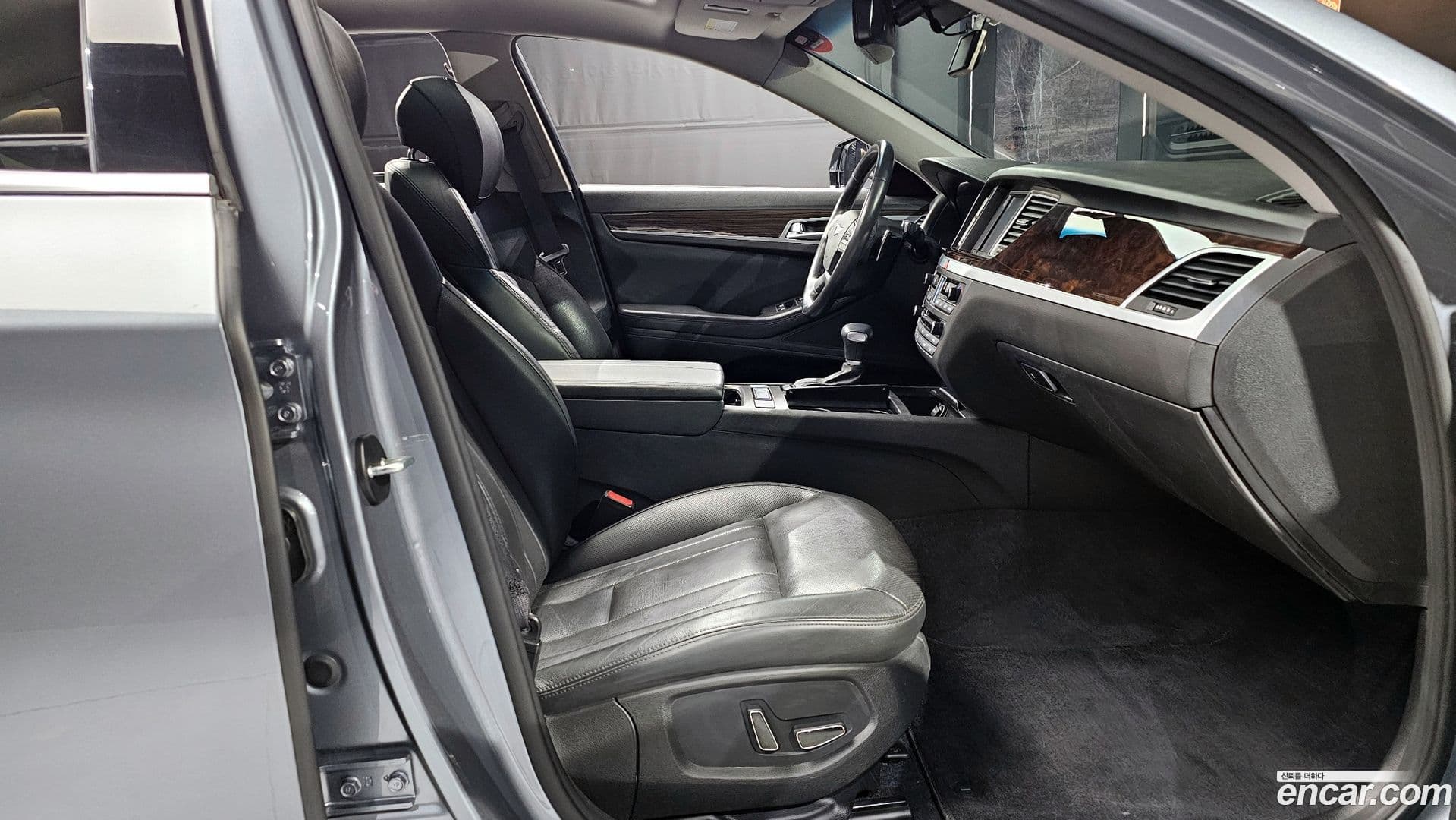 Main__Slider__Photo:Genesis Hyundai 2015.3-10