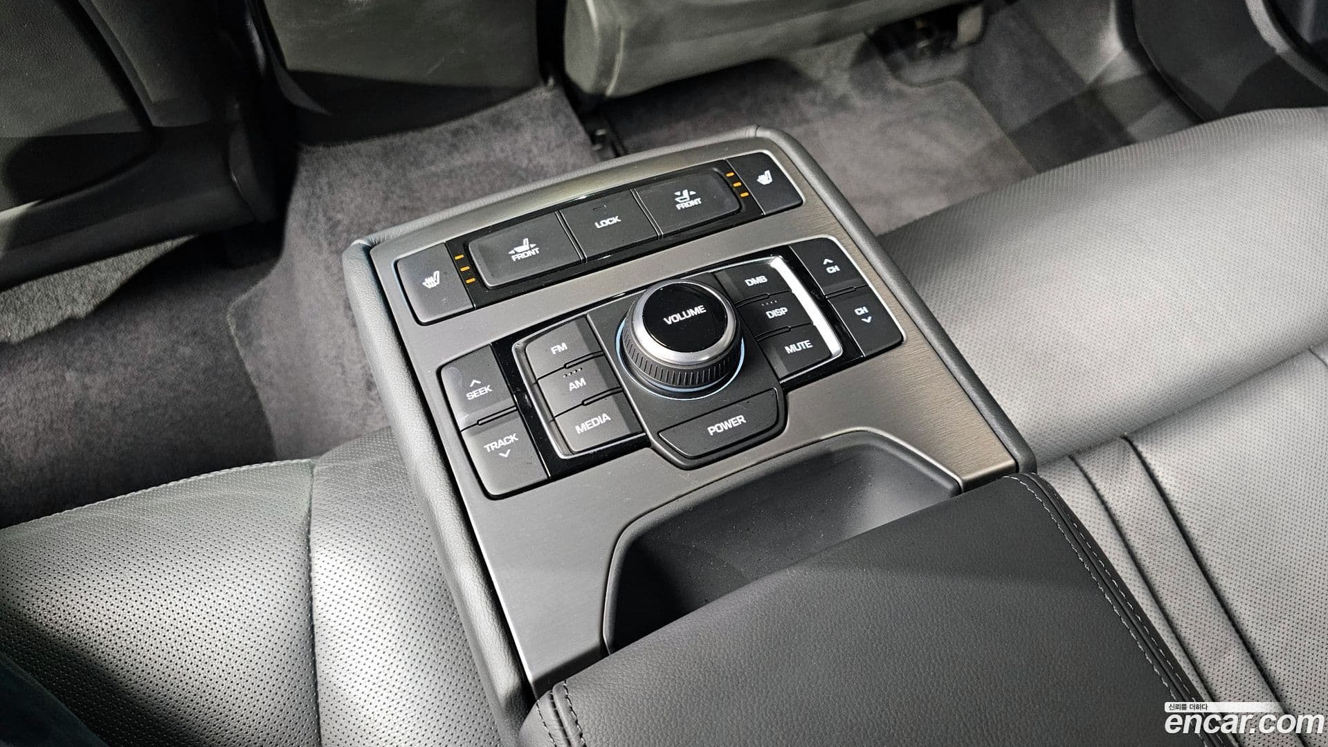 Main__Slider__Photo:Genesis Hyundai 2015.3-17