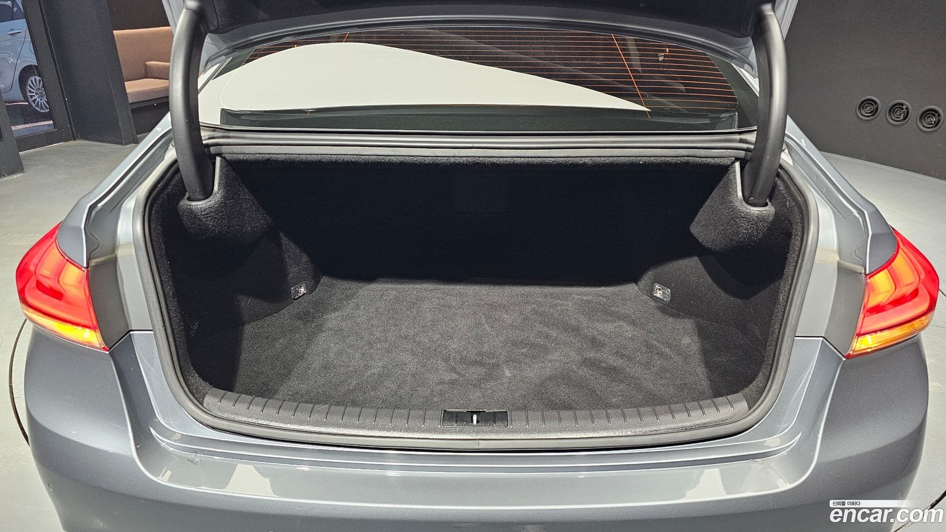 Main__Slider__Photo:Genesis Hyundai 2015.3-19