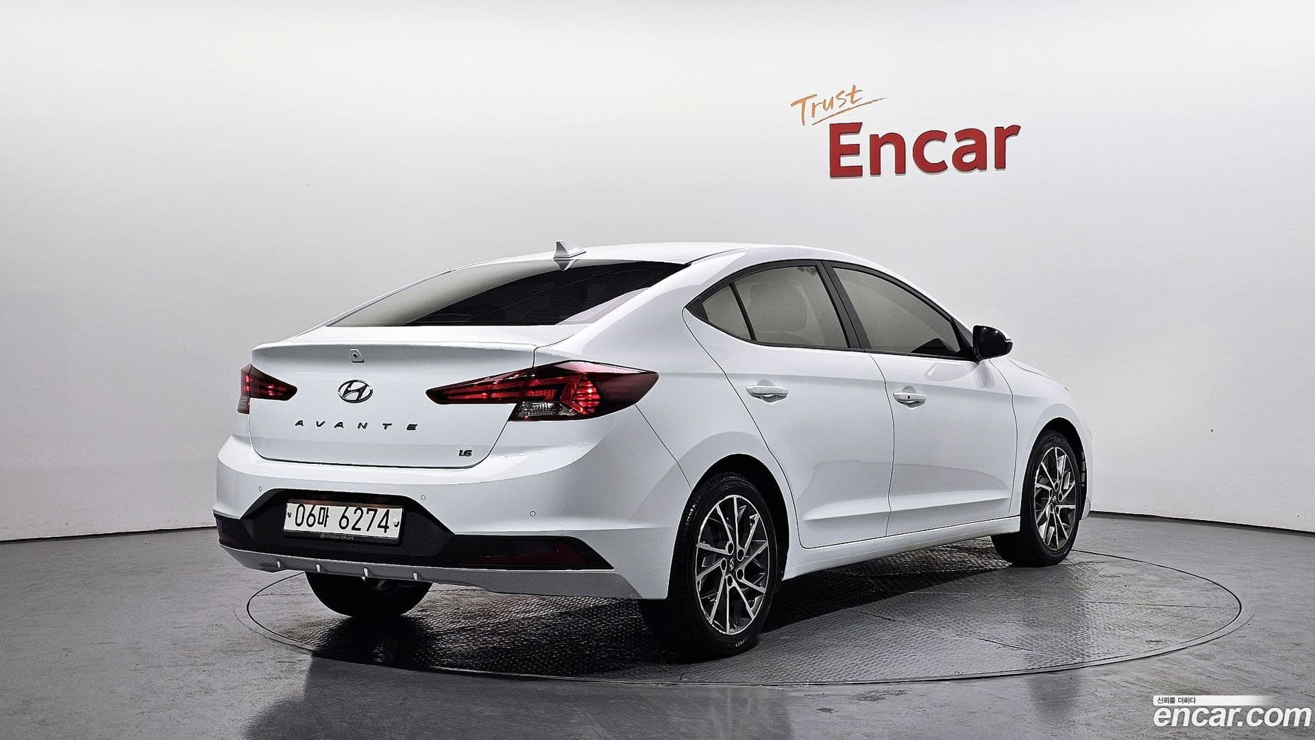 Main__Slider__Photo:AVANTE Hyundai 2019.4-1