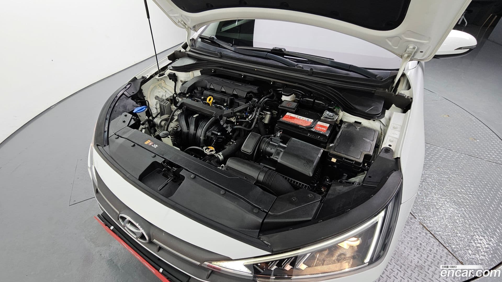 Main__Slider__Photo:AVANTE Hyundai 2019.4-5