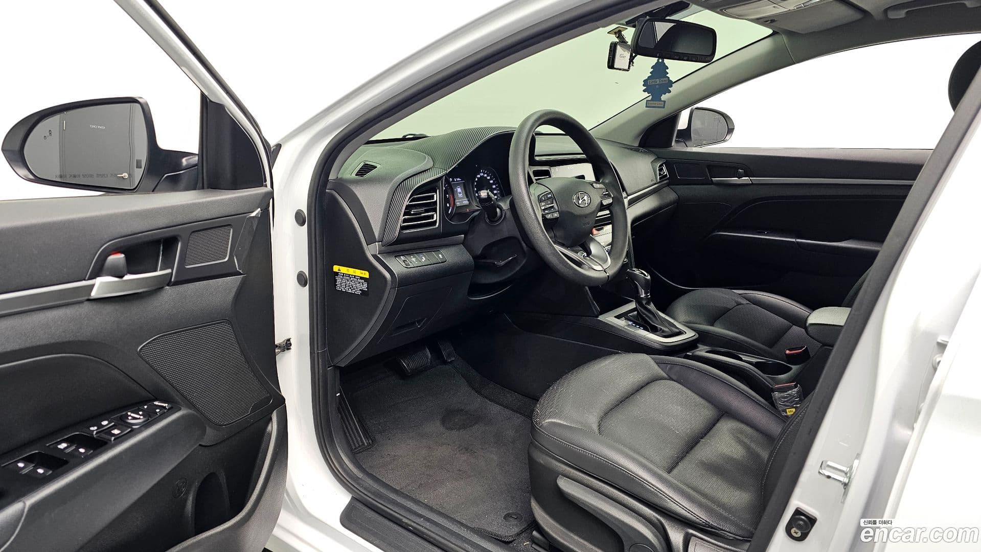 Main__Slider__Photo:AVANTE Hyundai 2019.4-9