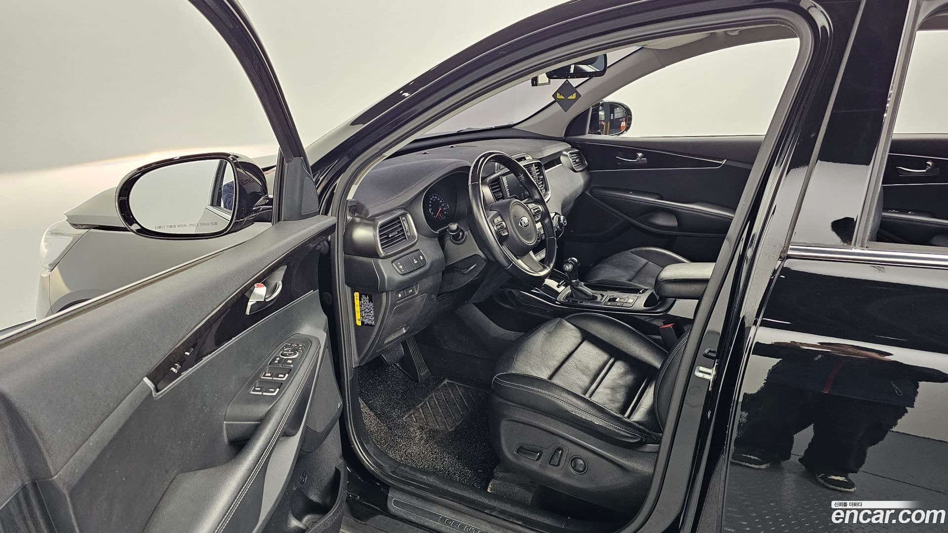 Main__Slider__Photo:Sorento Kia 2016.1-10