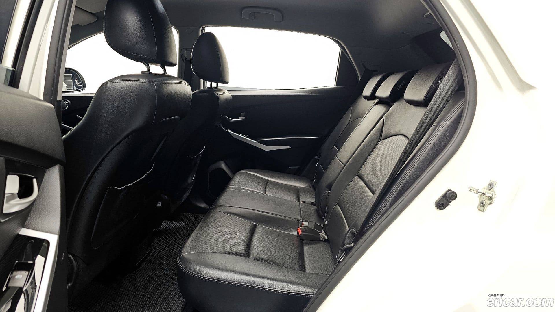 Main__Slider__Photo:KORANDO KG_Mobility_Ssangyong 2017.0-11