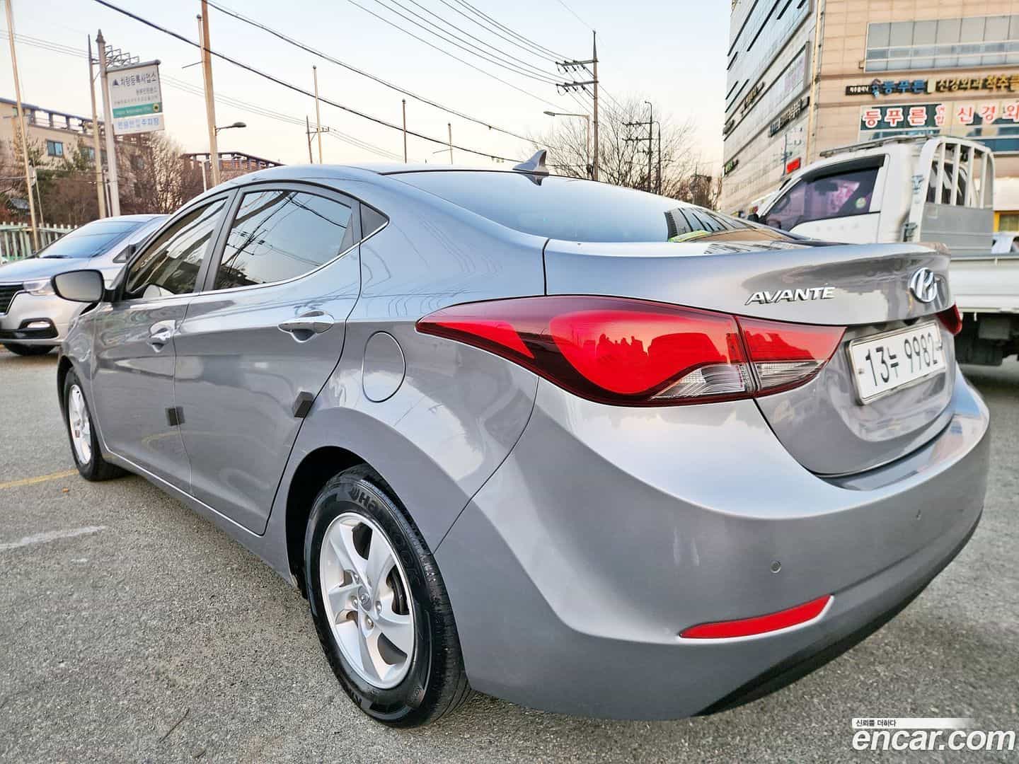 AVANTE Hyundai 2013.8-OUTER-004