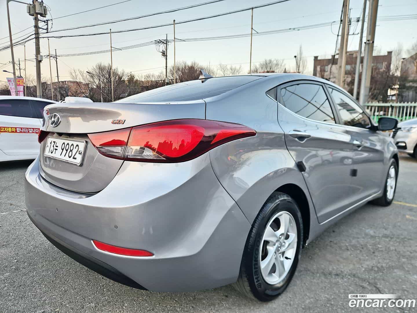 AVANTE Hyundai 2013.8-INNER-006