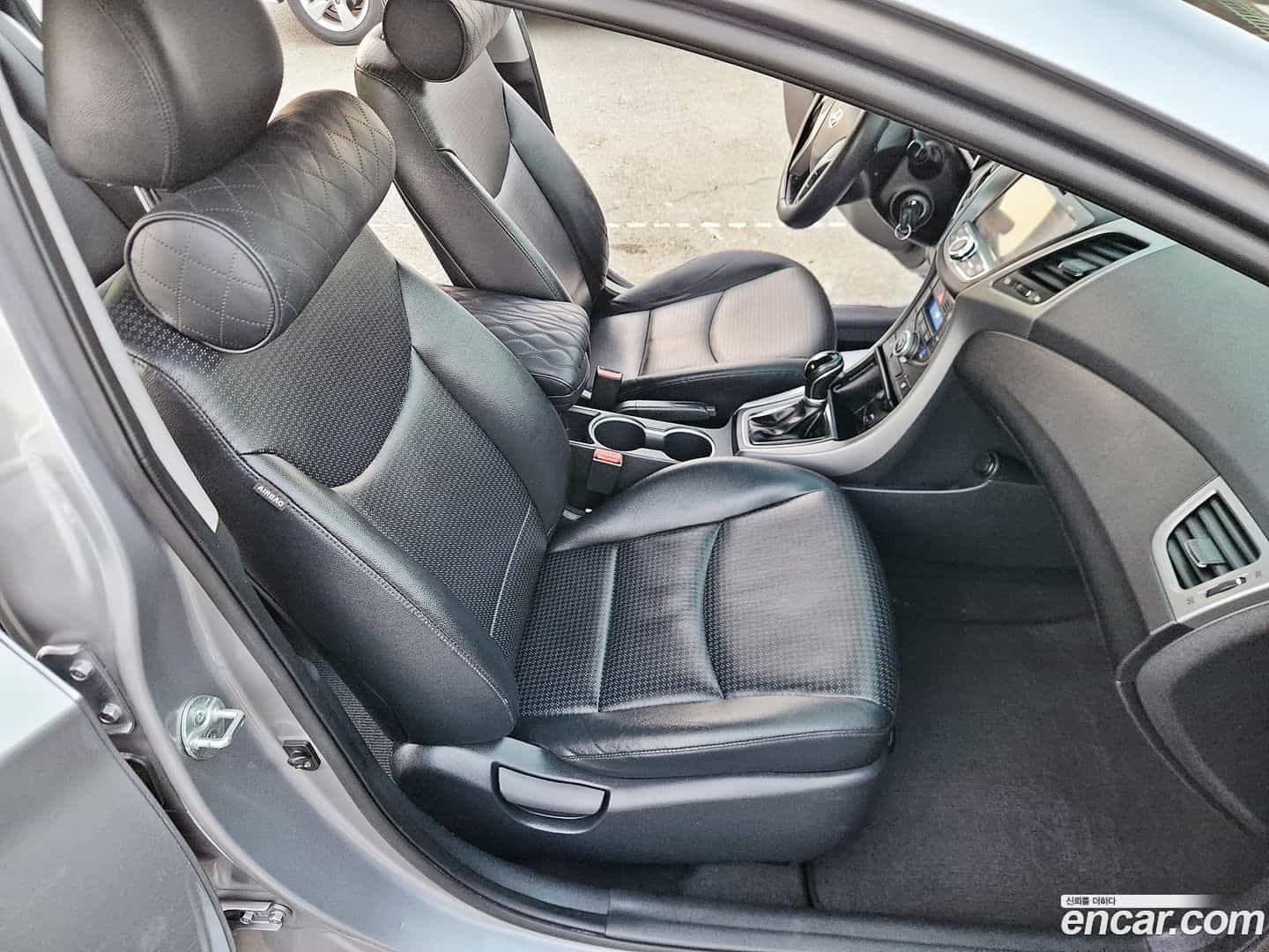 AVANTE Hyundai 2013.8-OPTION-015