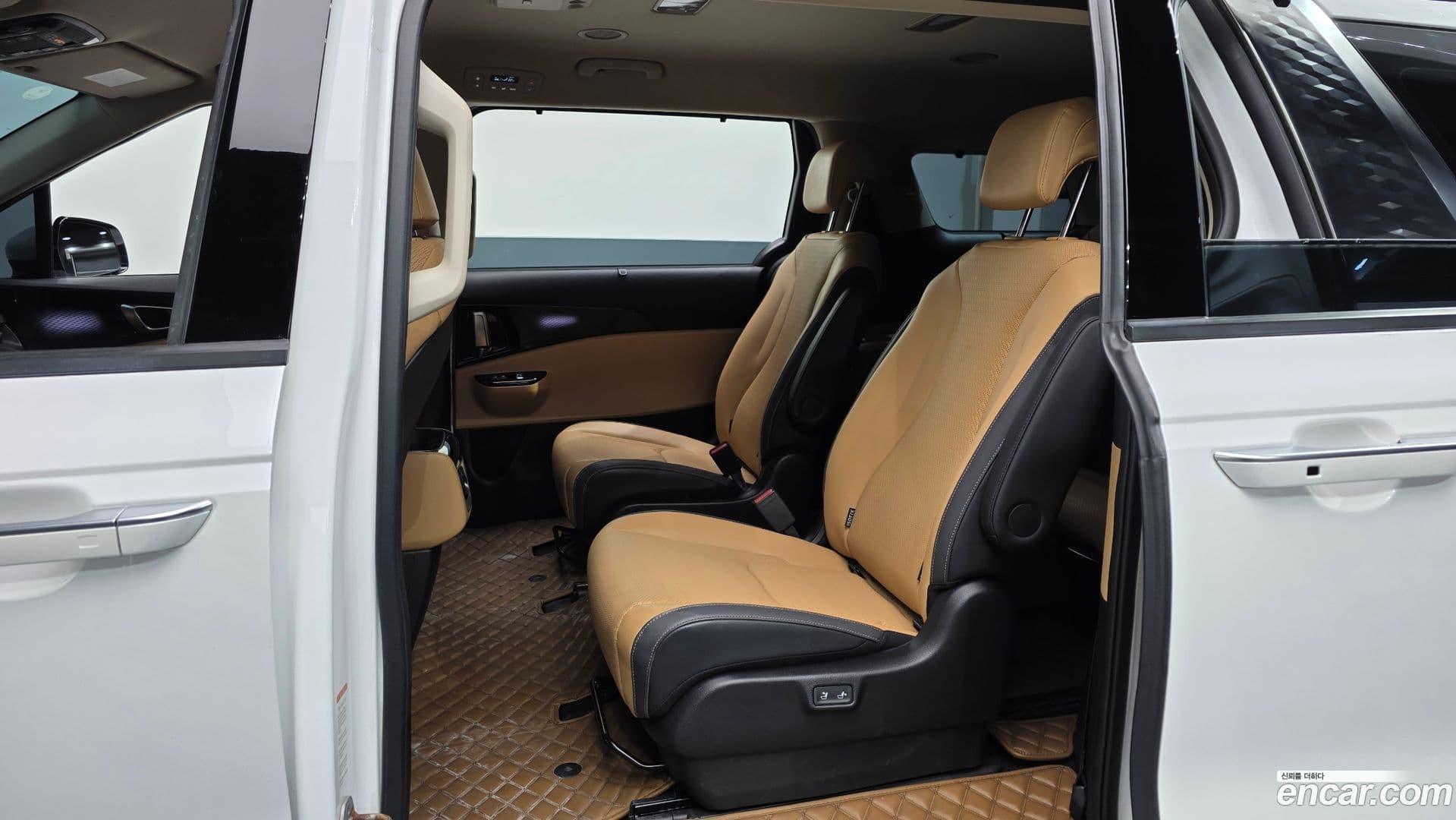 Main__Slider__Photo:Canival Kia 2022.10-11