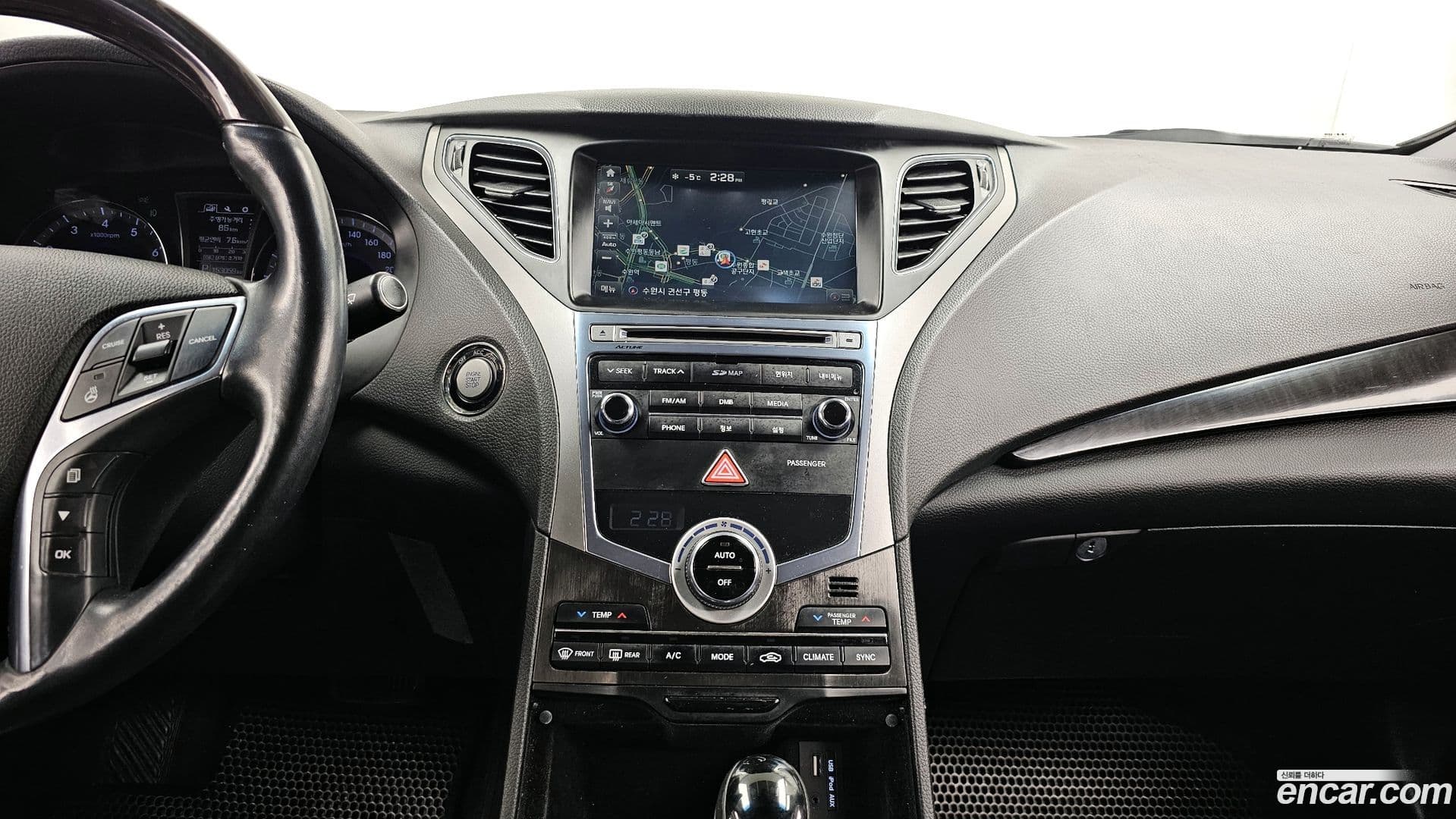 Main__Slider__Photo:Grandeur Hyundai 2015.6-13