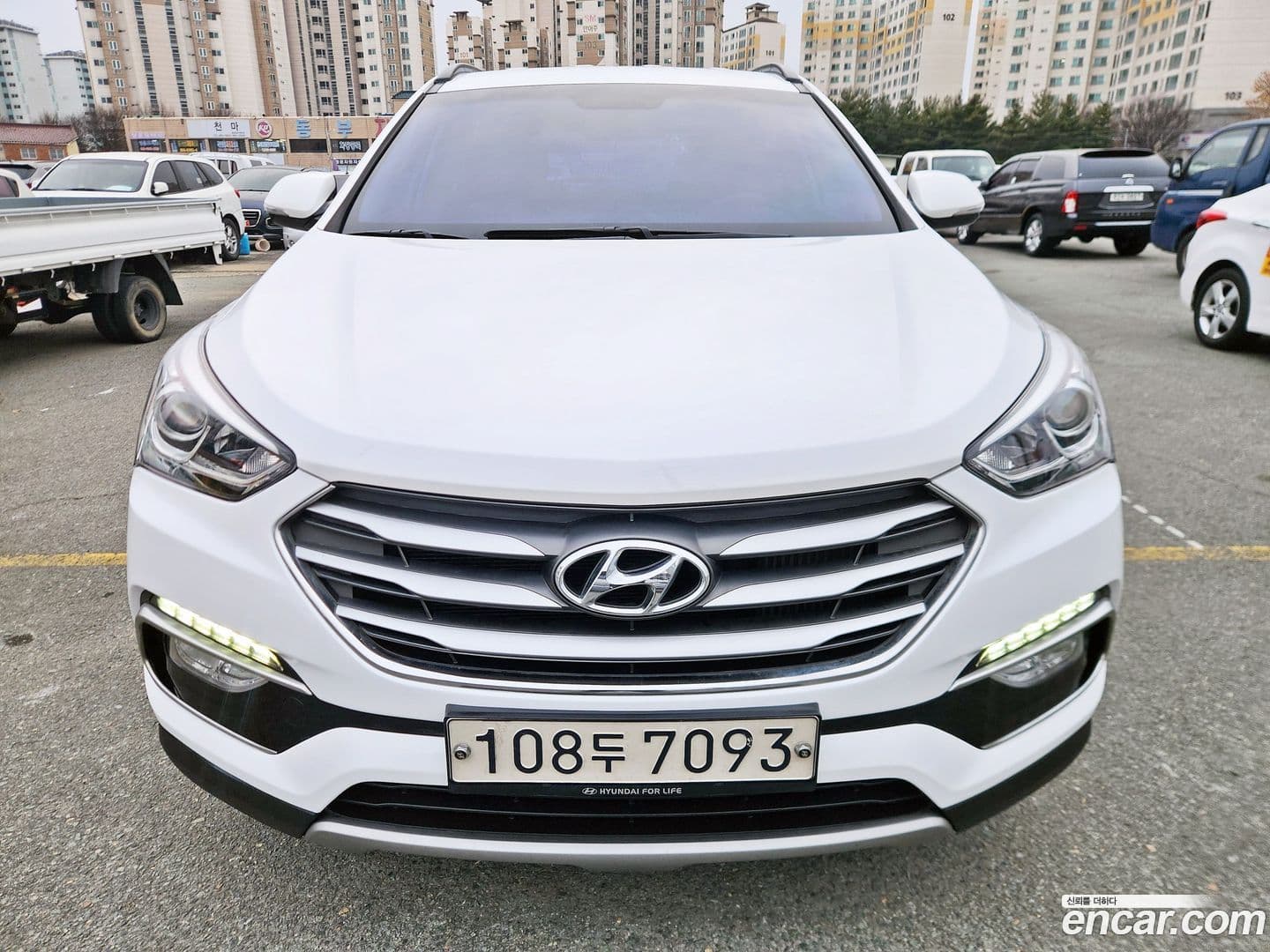 Main__Slider__Photo:Santafe Hyundai 2015.9-2