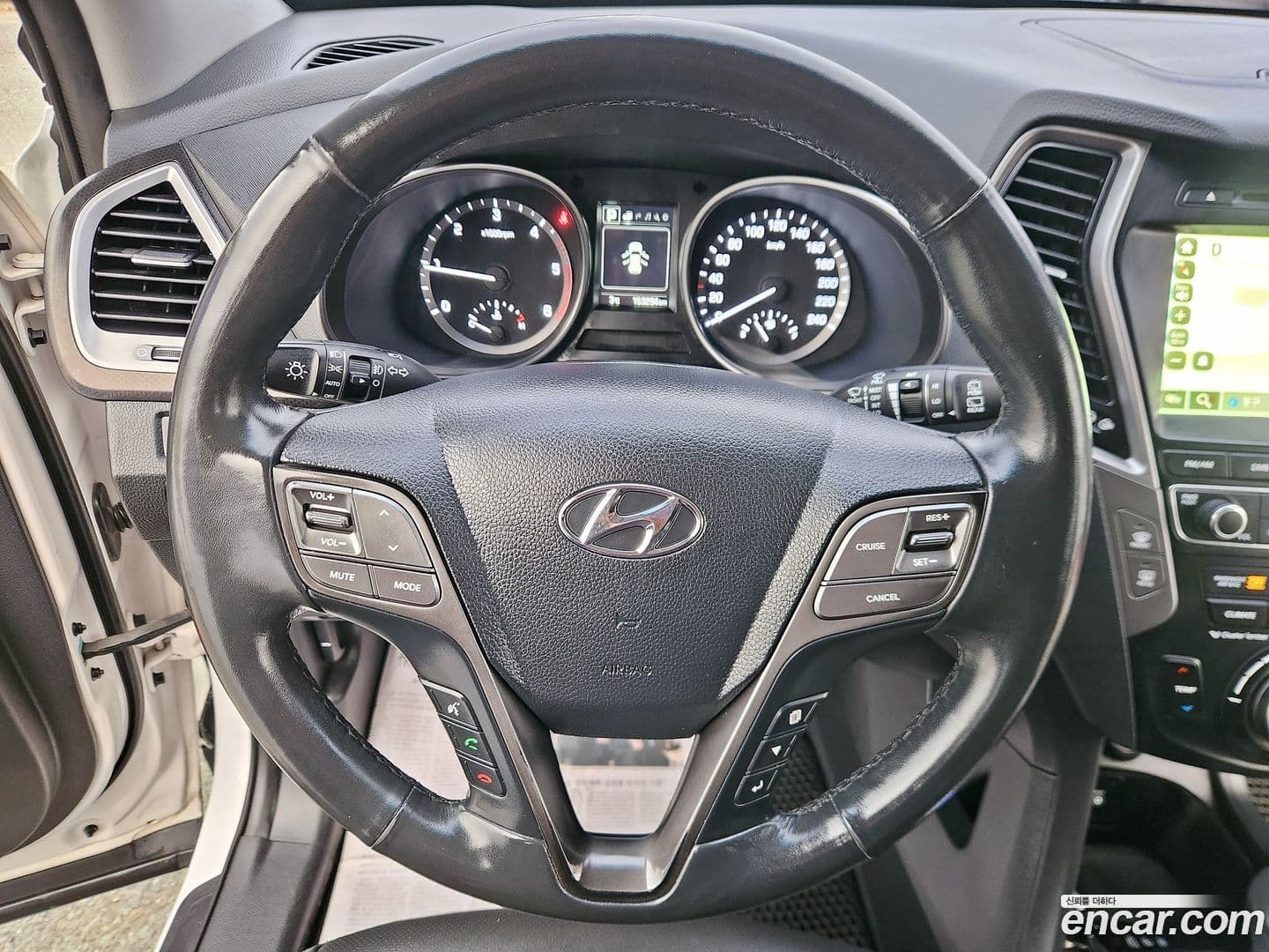 Main__Slider__Photo:Santafe Hyundai 2015.9-11