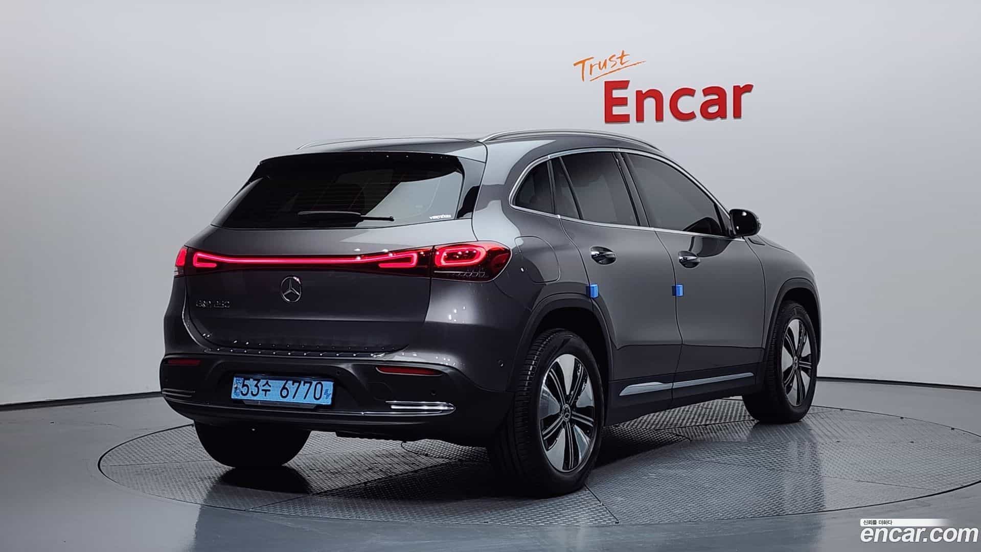 EQA Mercedes-Benz 2021.10-OUTER-002