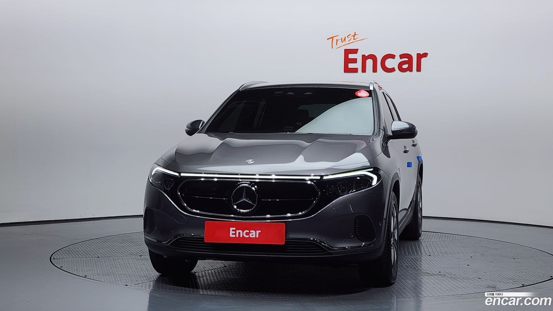 Main__Slider__Photo:EQA Mercedes-Benz 2021.10-2