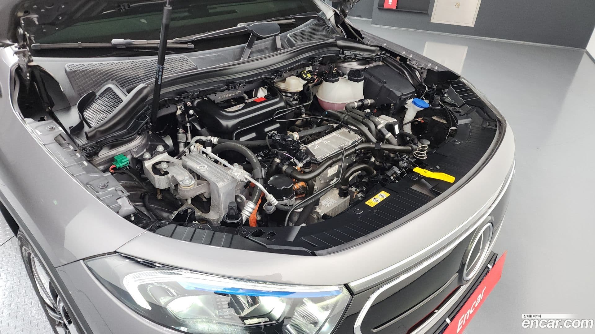 Main__Slider__Photo:EQA Mercedes-Benz 2021.10-5