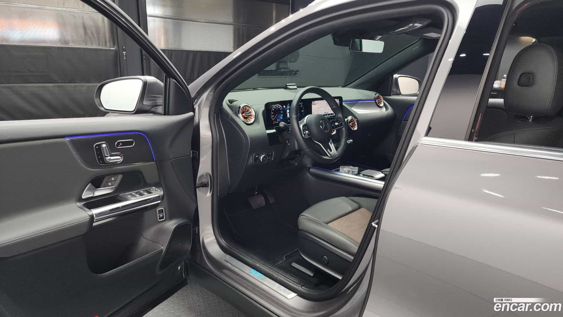 EQA Mercedes-Benz 2021.10-INNER-010