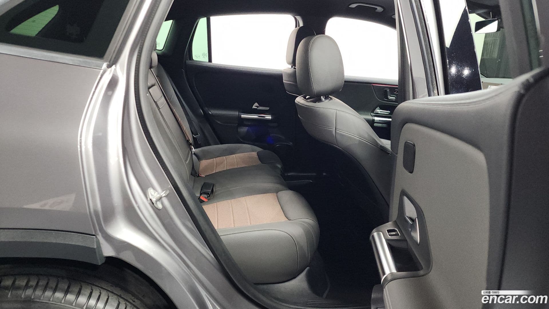 Main__Slider__Photo:EQA Mercedes-Benz 2021.10-11