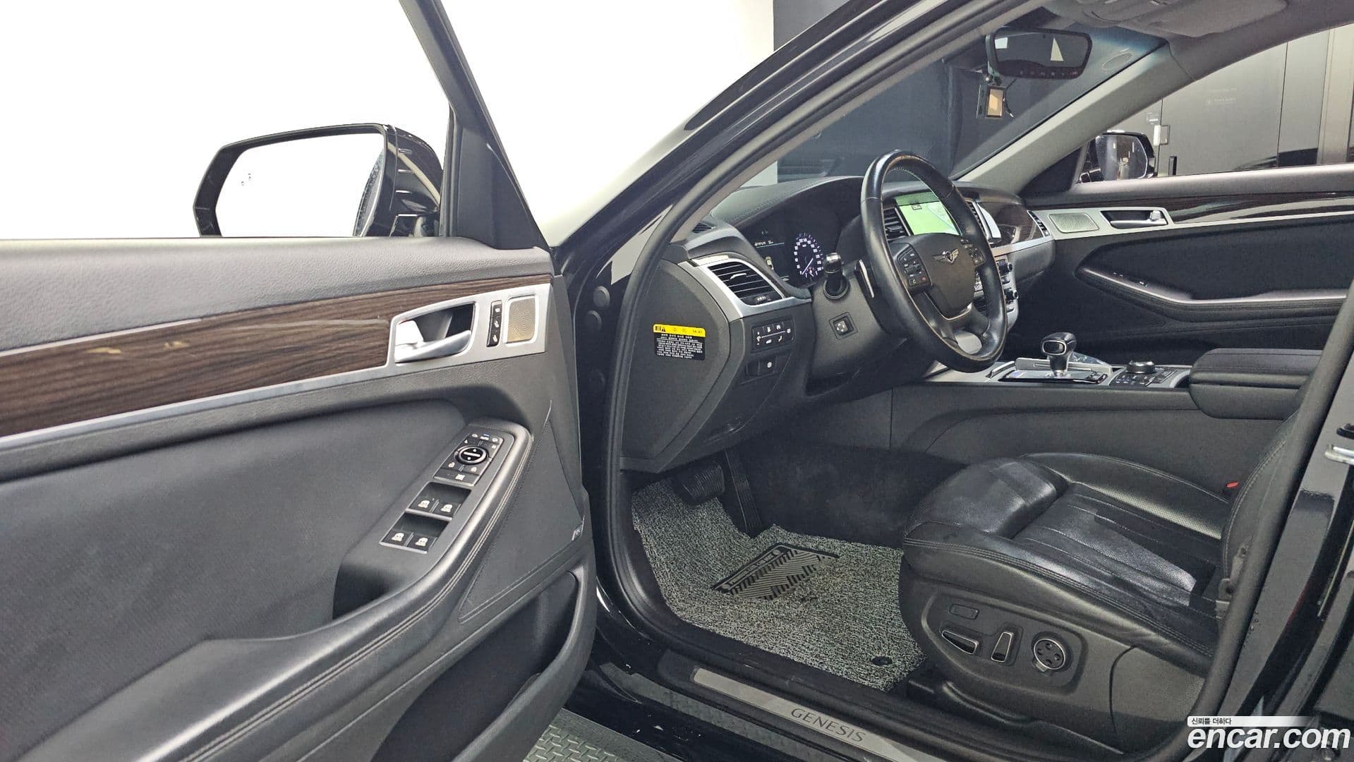 Main__Slider__Photo:G80 Genesis 2018.3-9