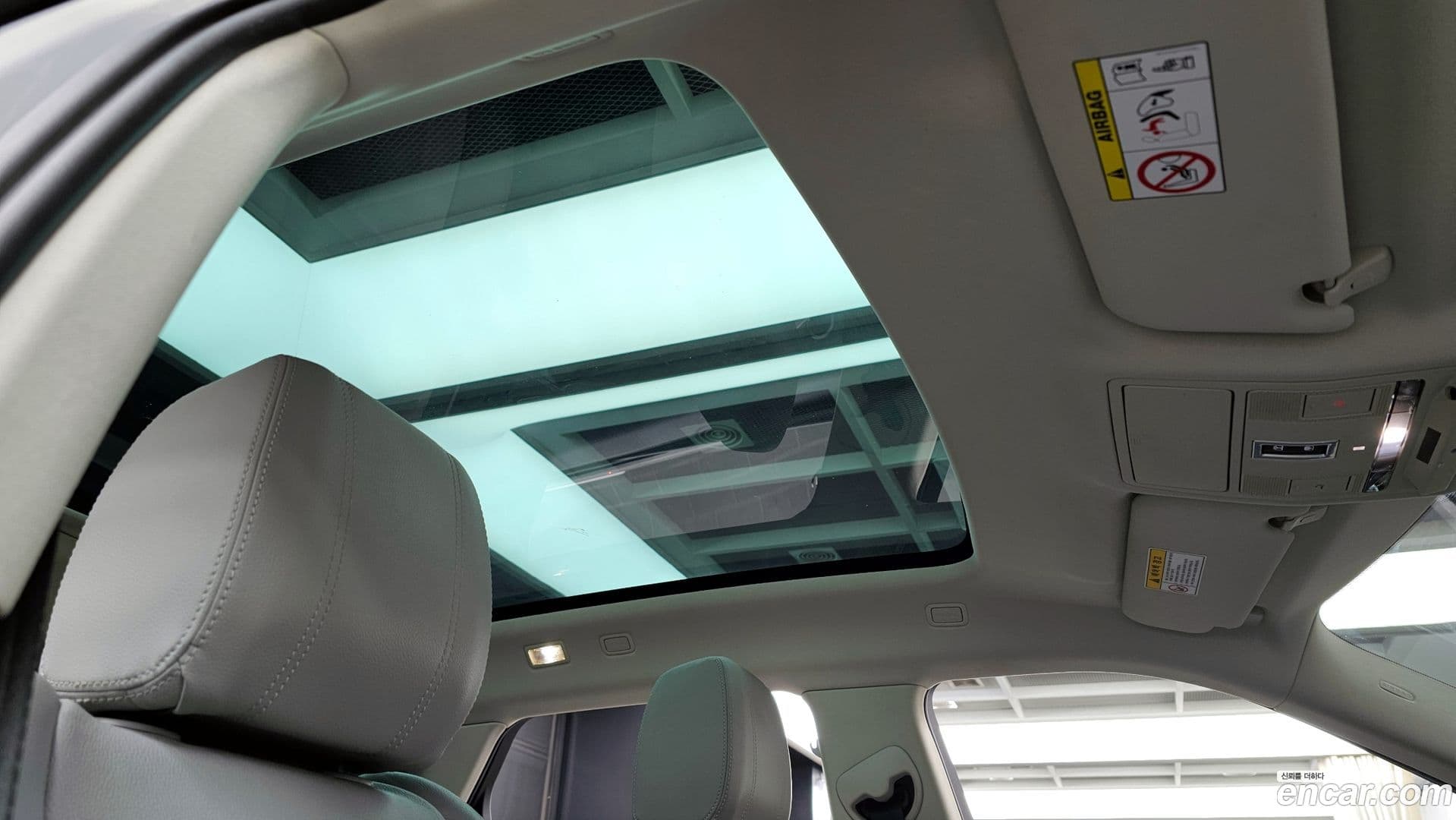 Main__Slider__Photo:Range Rover Evoque Land Rover 2020.0-16