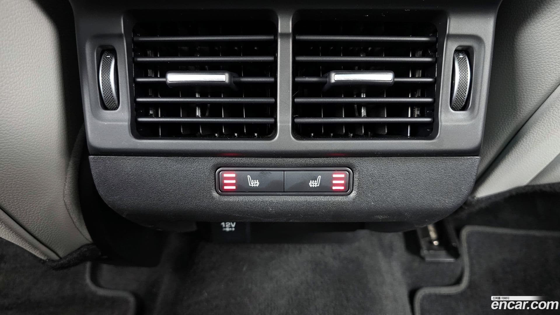 Main__Slider__Photo:Range Rover Evoque Land Rover 2020.0-17