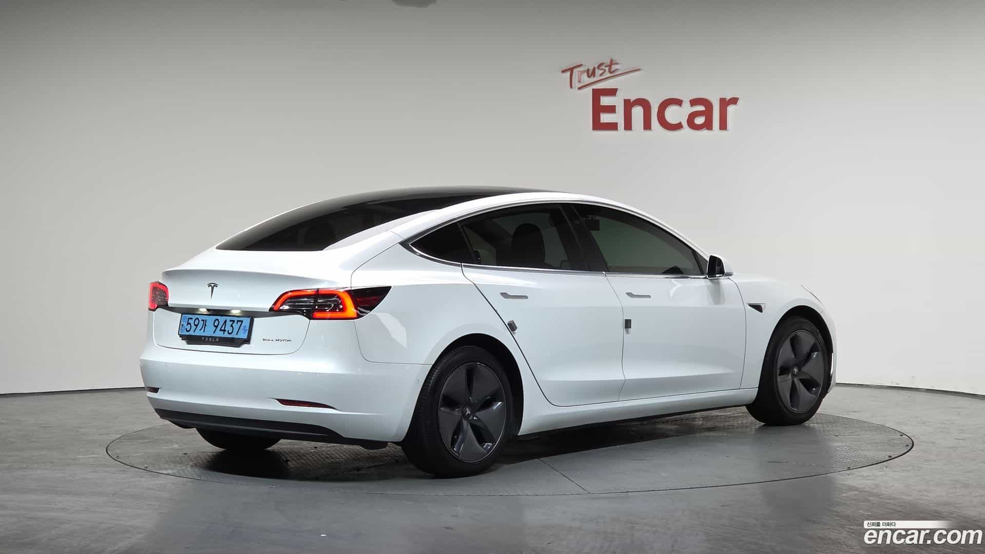 Model 3 Tesla 2020.2-OUTER-002