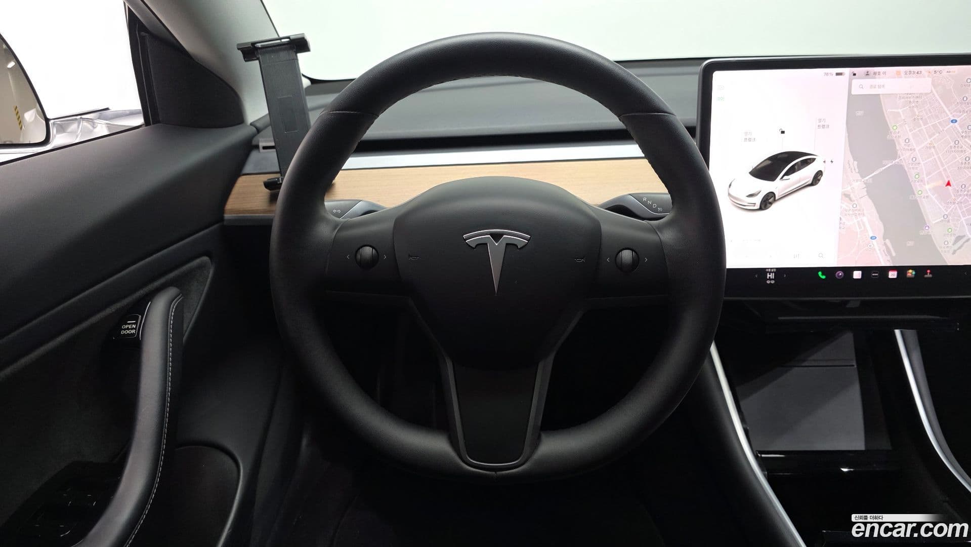Main__Slider__Photo:Model 3 Tesla 2020.2-12
