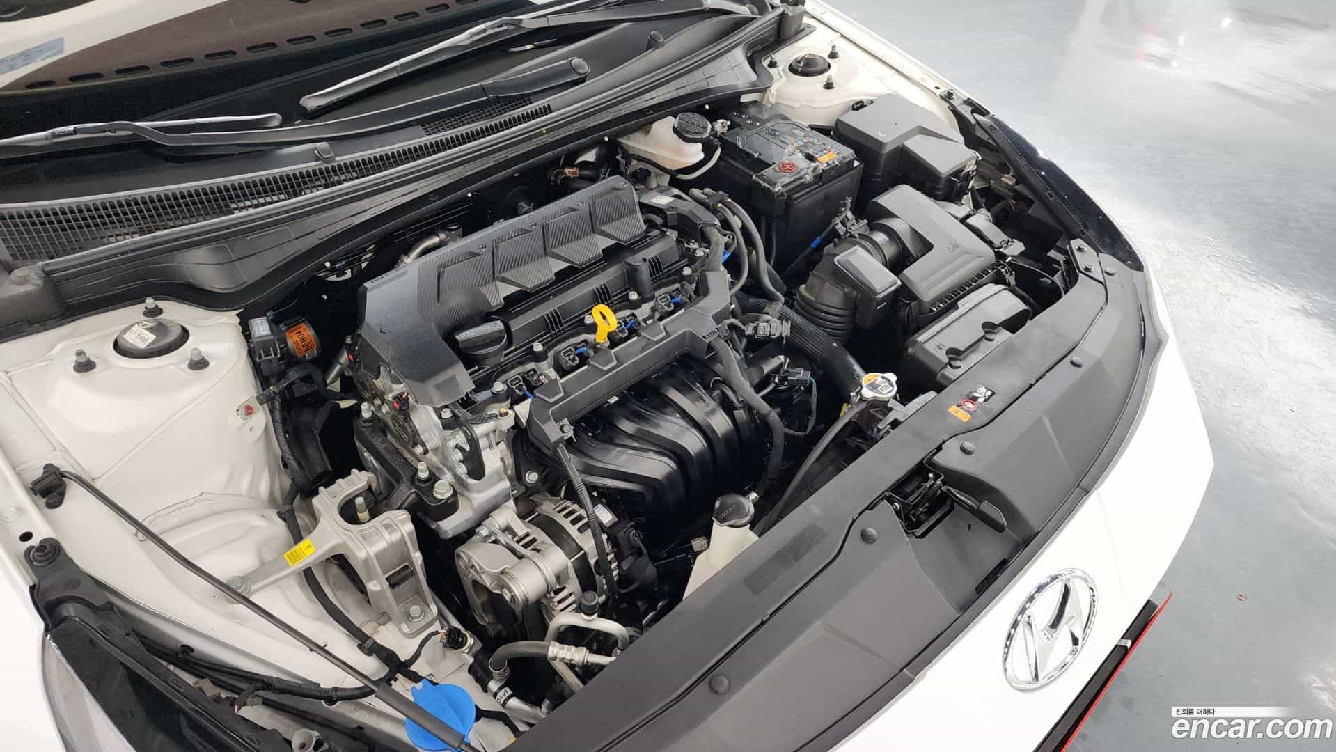 AVANTE Hyundai 2022.11-INNER-006