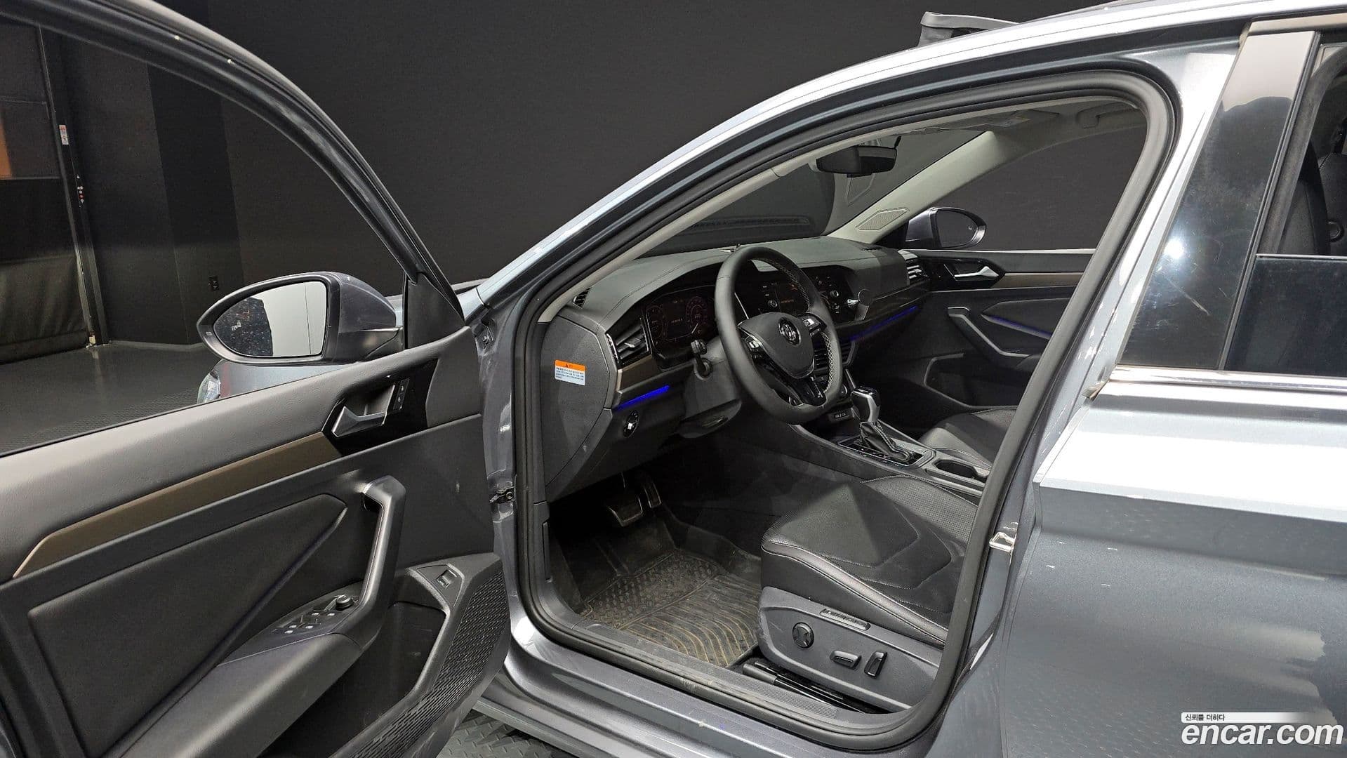 Main__Slider__Photo:Jetta Volkswagen 2021.7-9