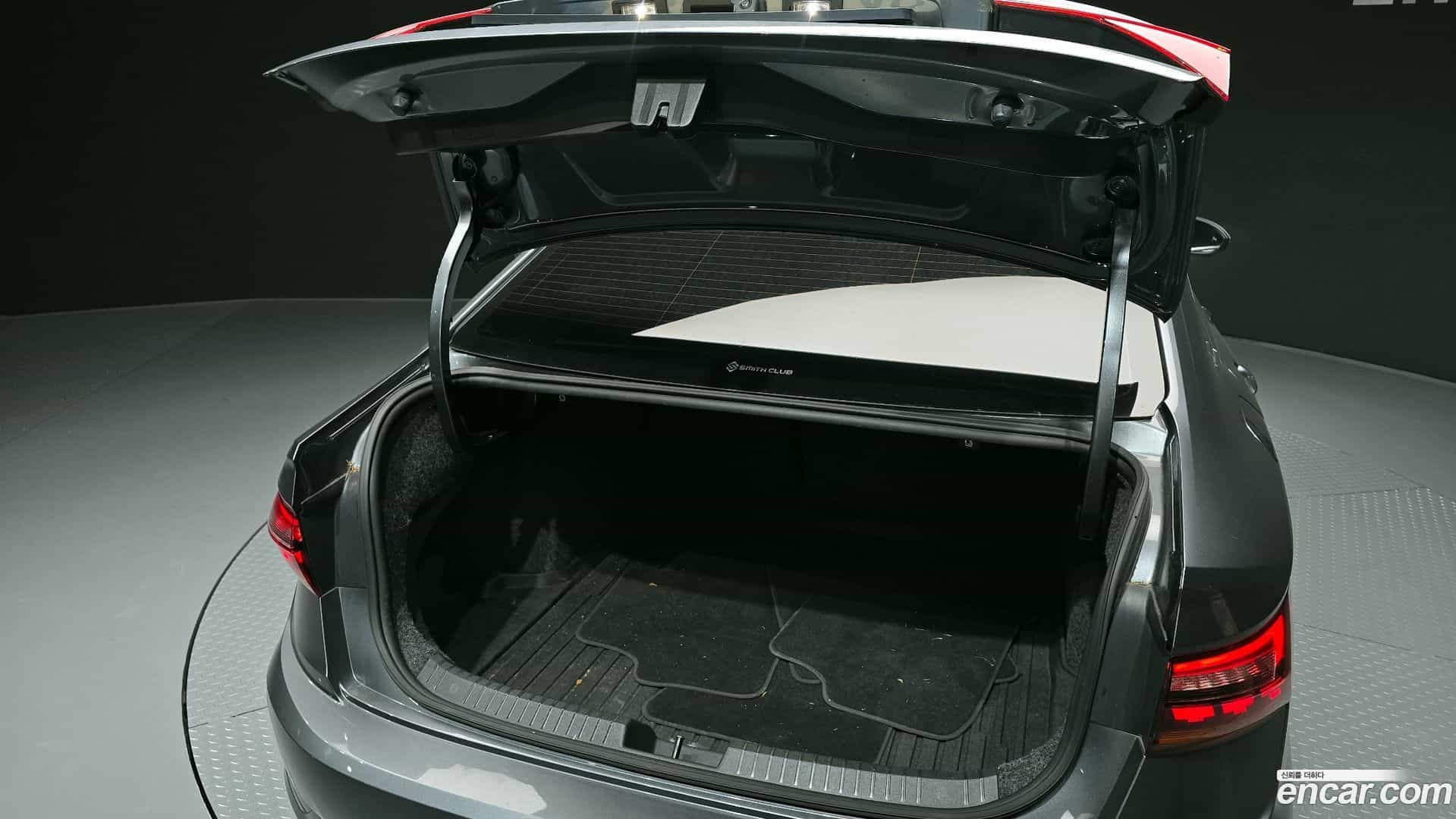 Jetta Volkswagen 2021.7-OPTION-024