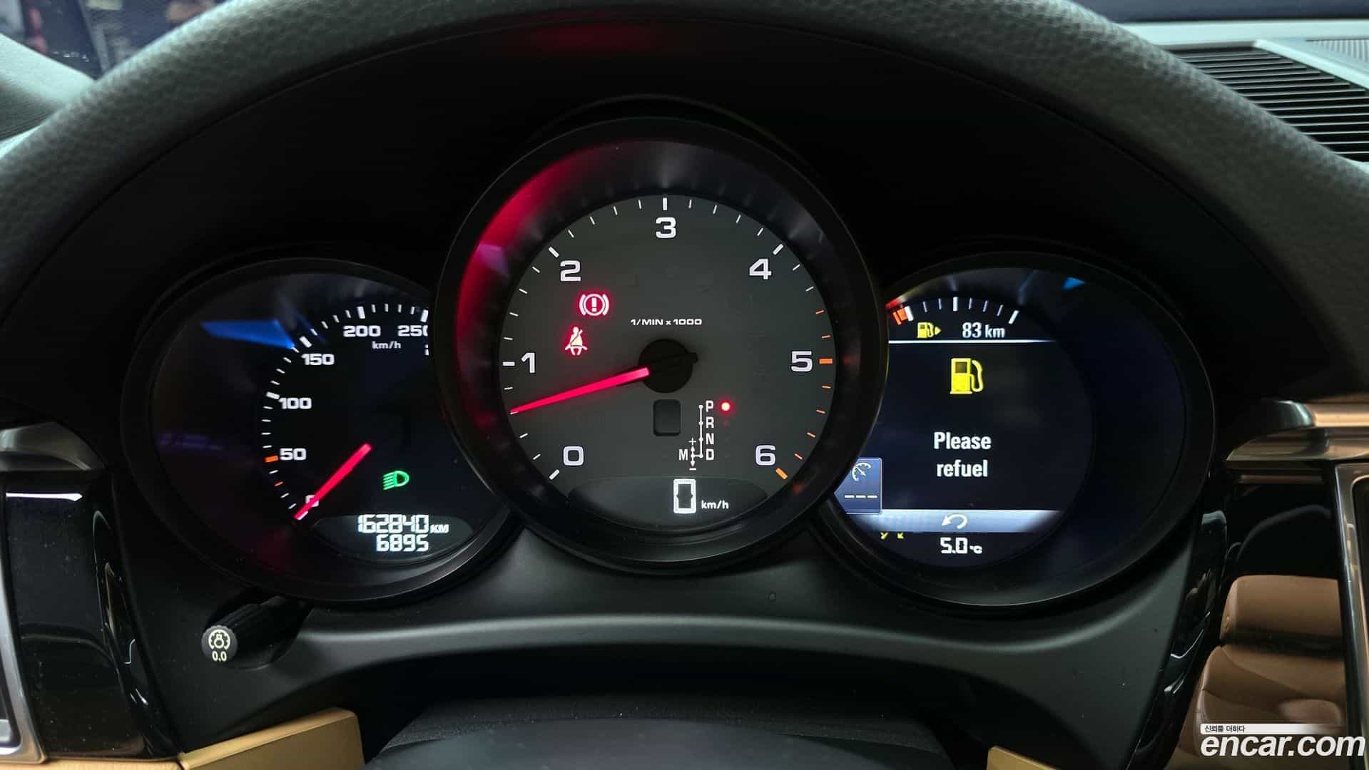 Macan Porsche 2016.10-INNER-008