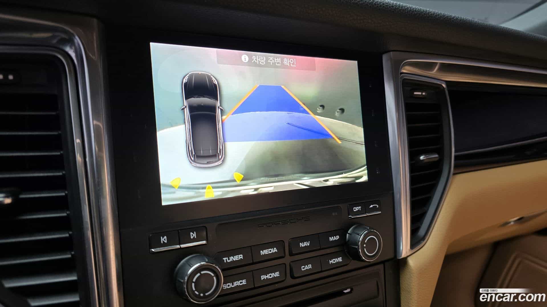 Macan Porsche 2016.10-OPTION-019