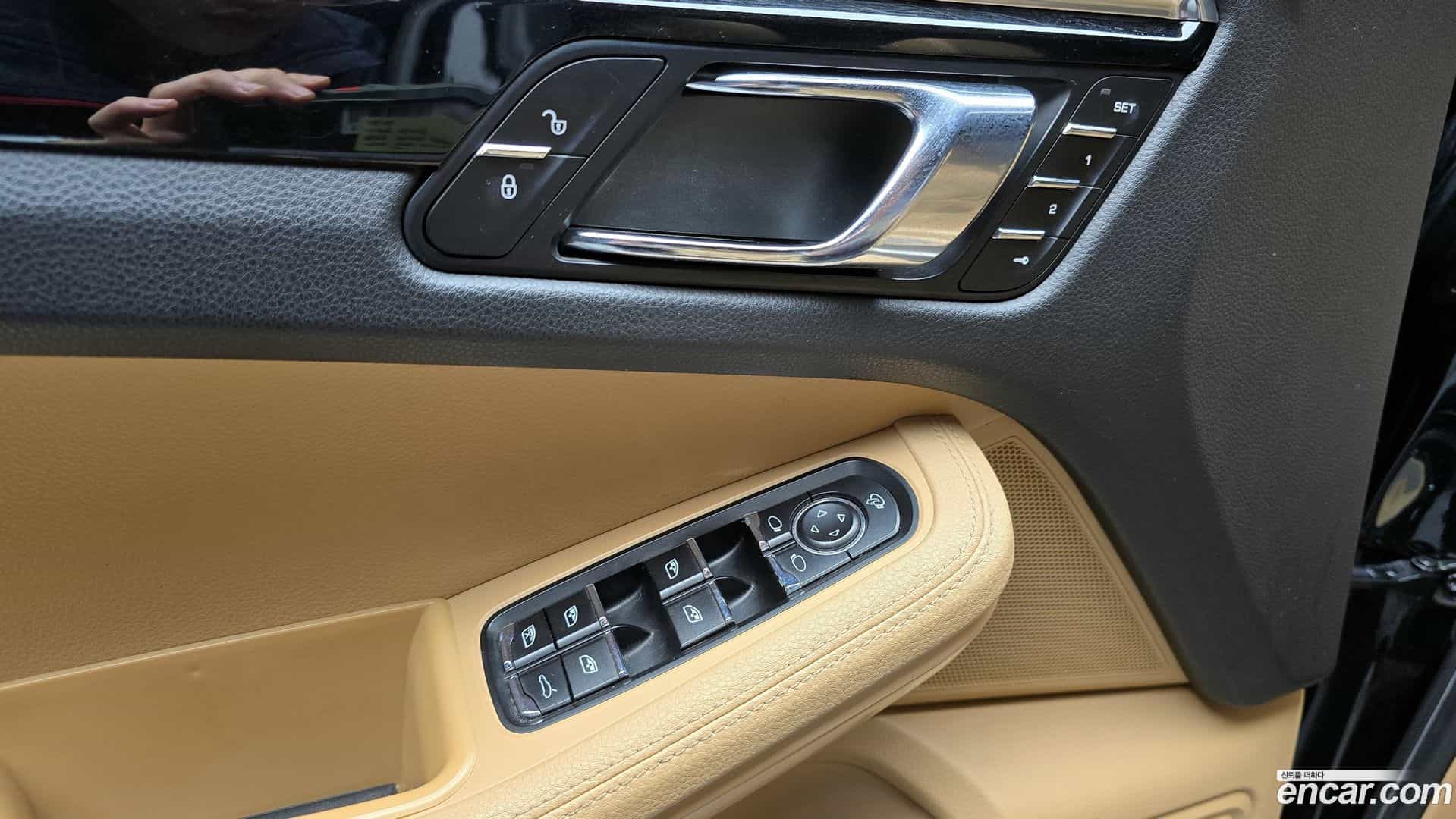 Macan Porsche 2016.10-OPTION-021