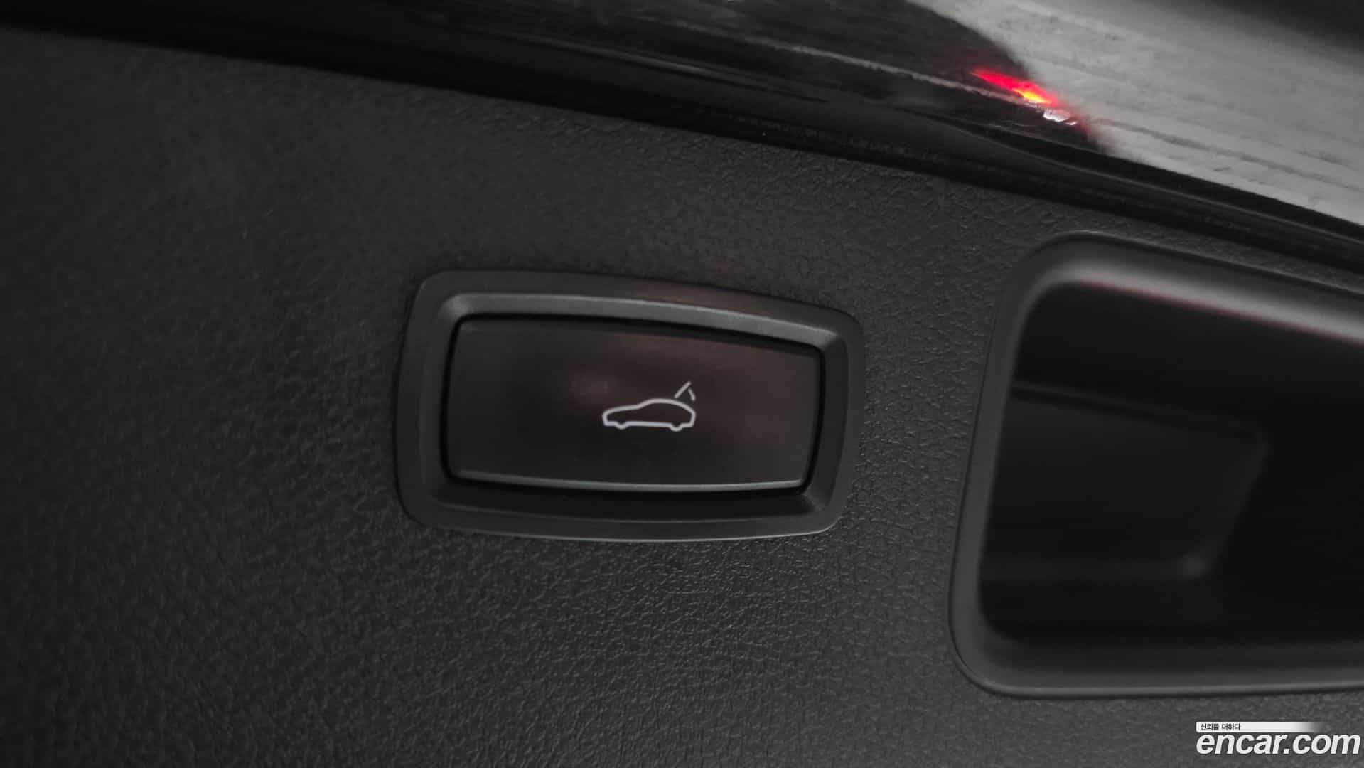 Macan Porsche 2016.10-OPTION-024