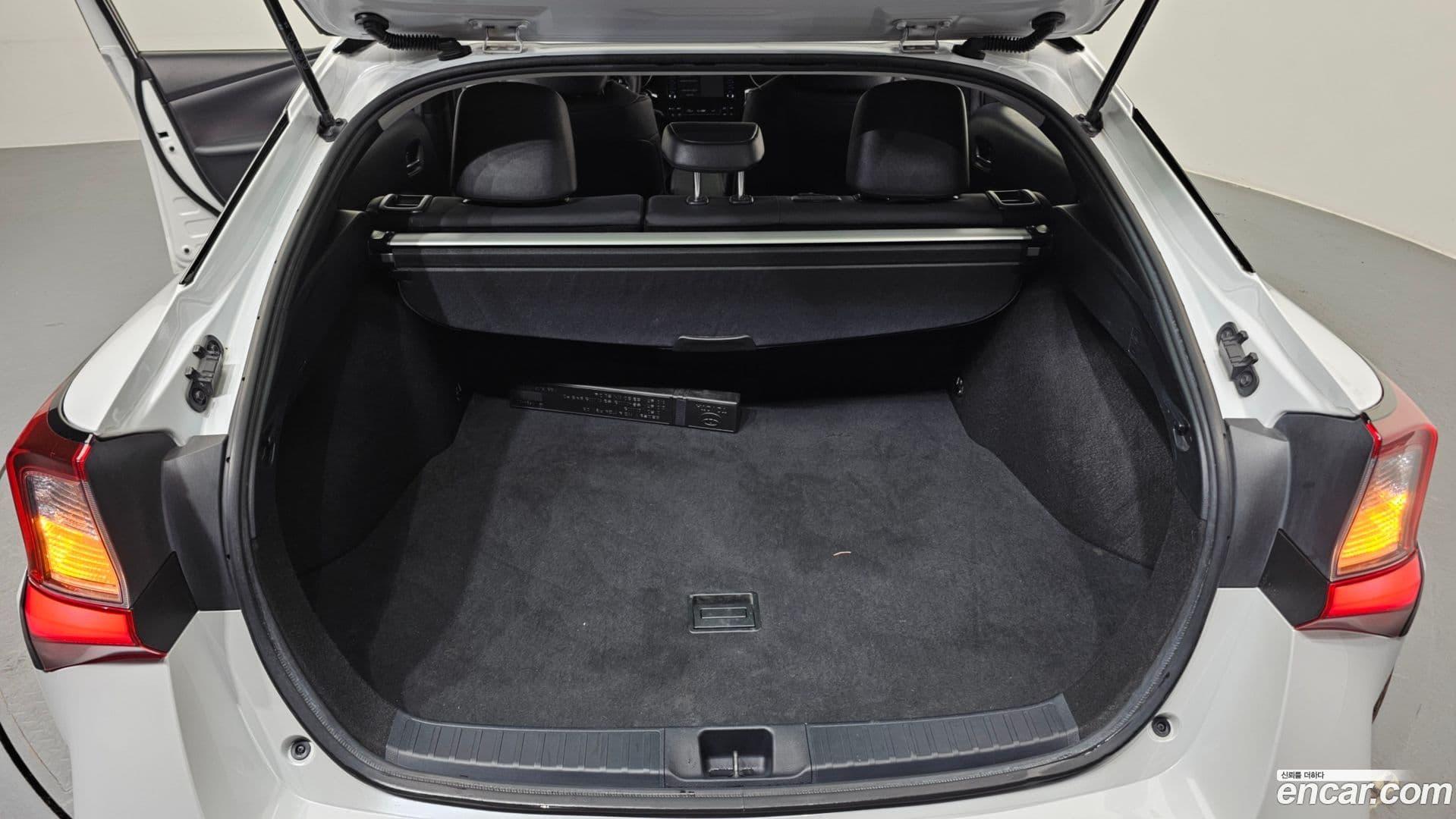 Main__Slider__Photo:Prius Toyota 2021.2-19