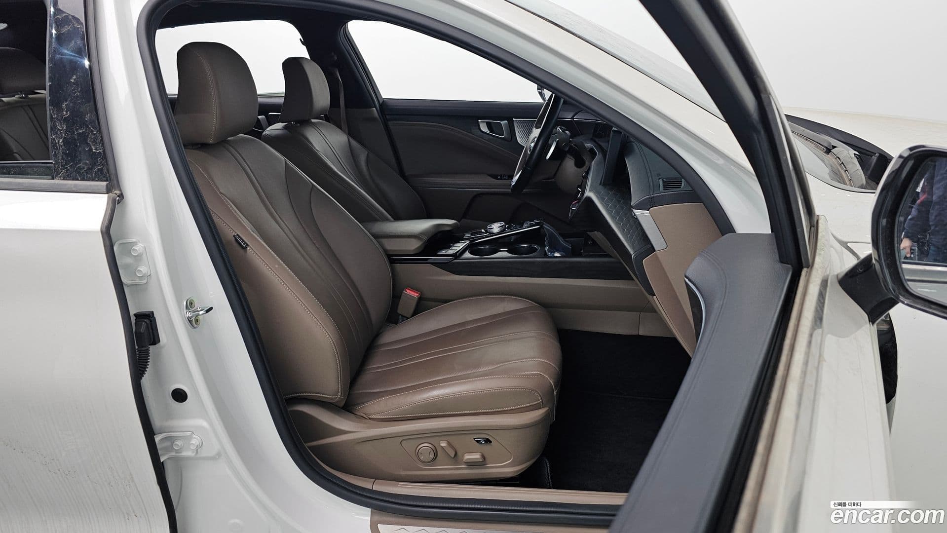 Main__Slider__Photo:K8 Kia 2021.6-9