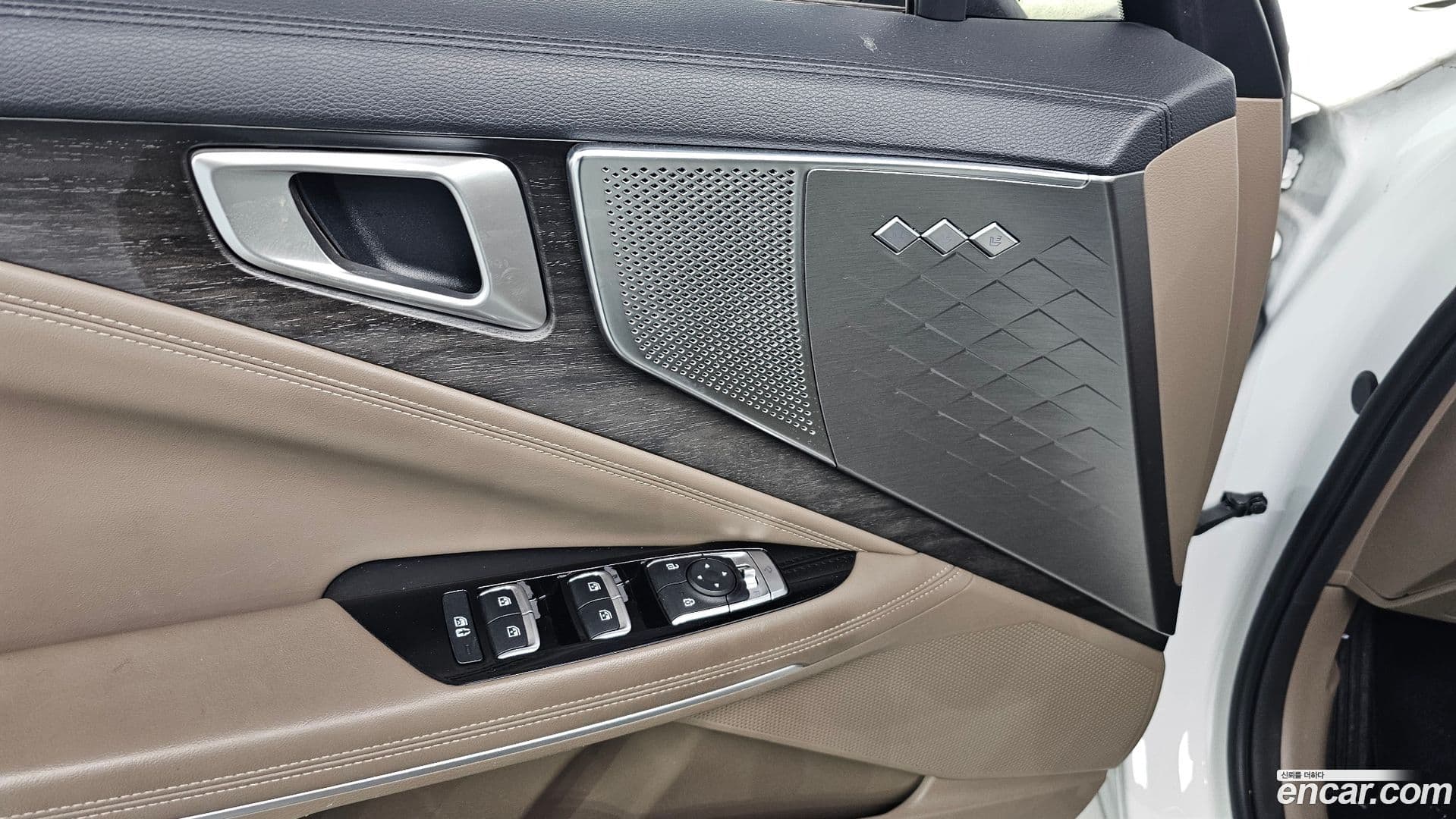 Main__Slider__Photo:K8 Kia 2021.6-16