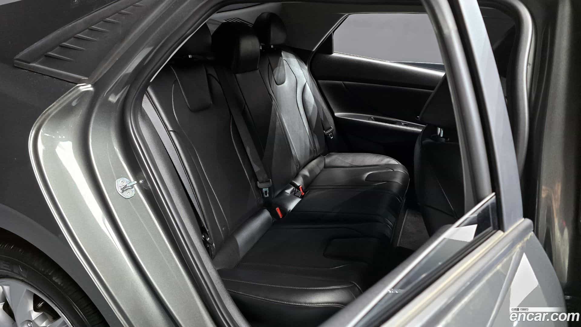 AVANTE Hyundai 2021.11-OPTION-017