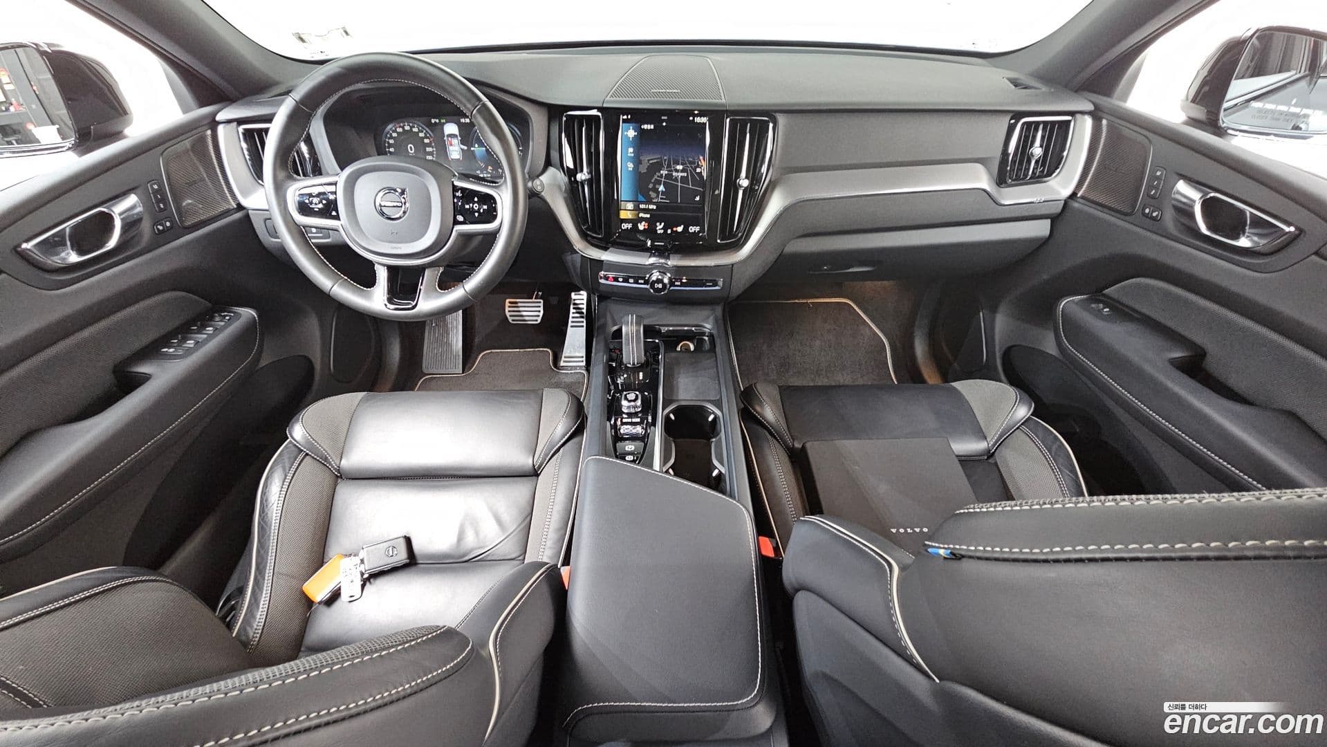 Main__Slider__Photo:XC60 Volvo 2020.11-6