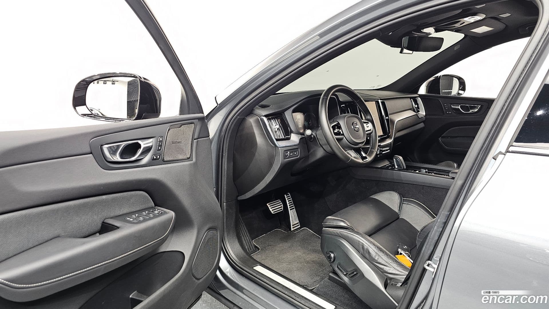 Main__Slider__Photo:XC60 Volvo 2020.11-9