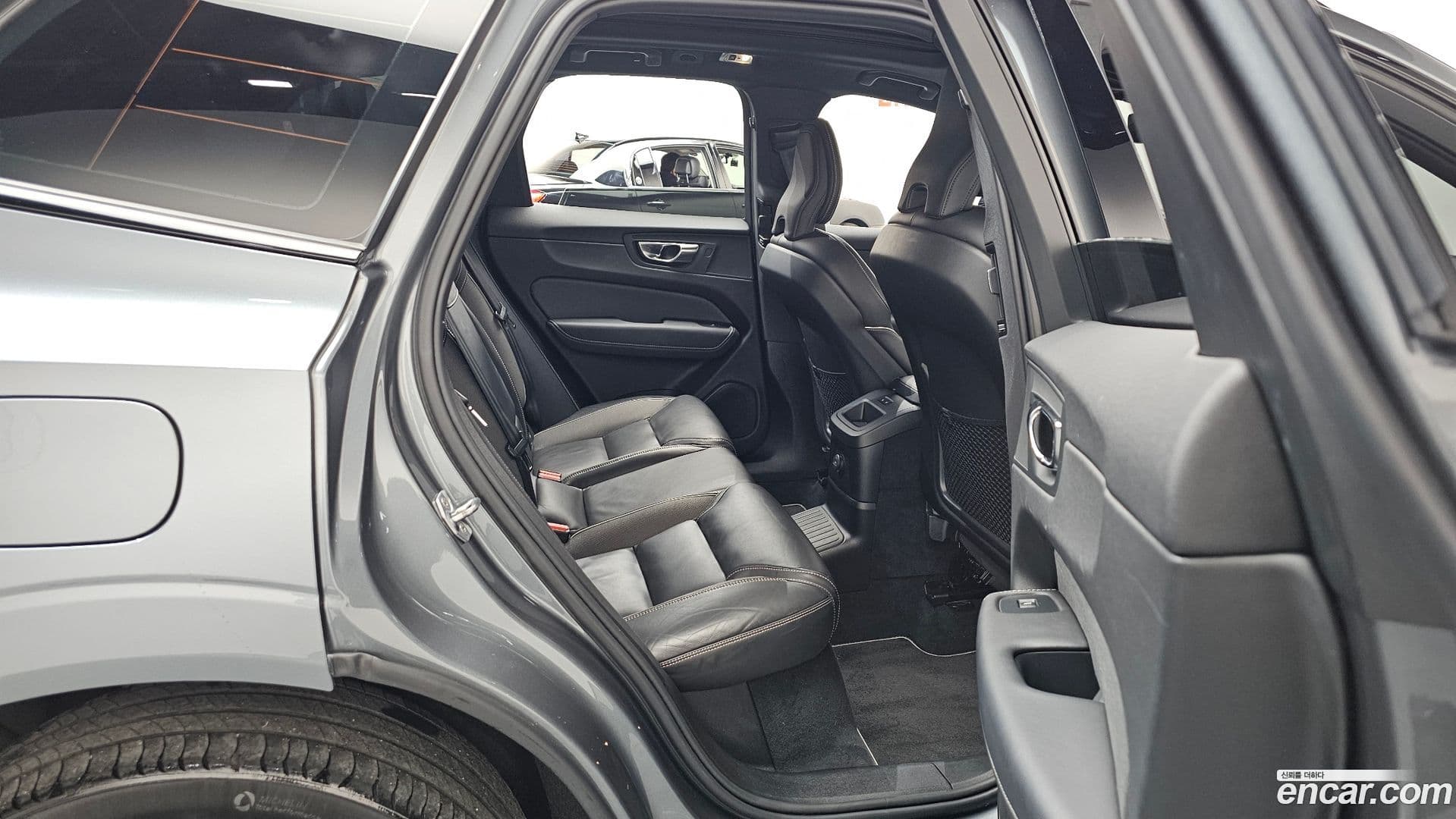 Main__Slider__Photo:XC60 Volvo 2020.11-11