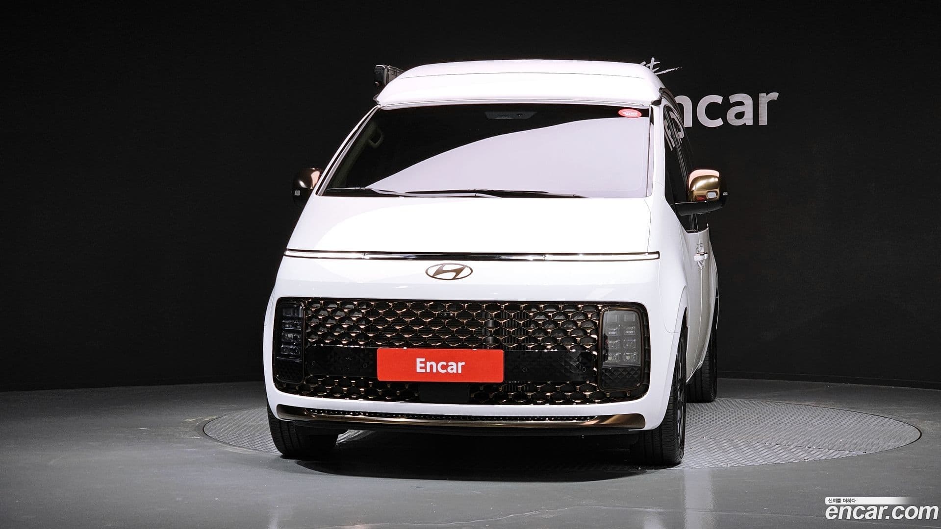 Main__Slider__Photo:Staria Hyundai 2024.8-2