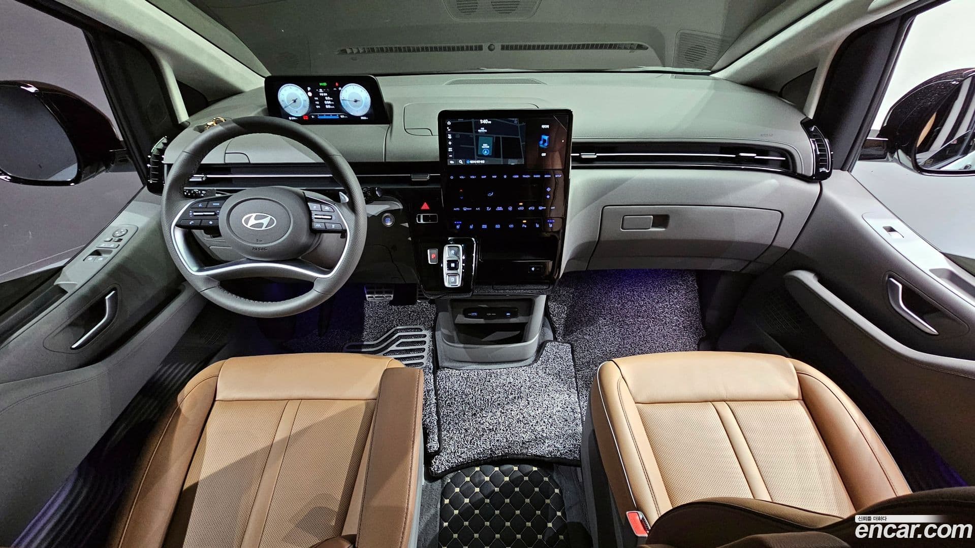 Main__Slider__Photo:Staria Hyundai 2024.8-6