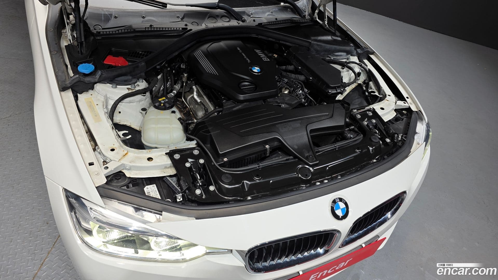 Main__Slider__Photo:3-Series BMW 2017.2-5