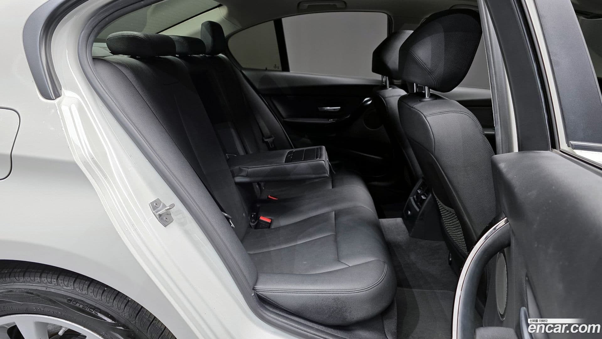 Main__Slider__Photo:3-Series BMW 2017.2-11