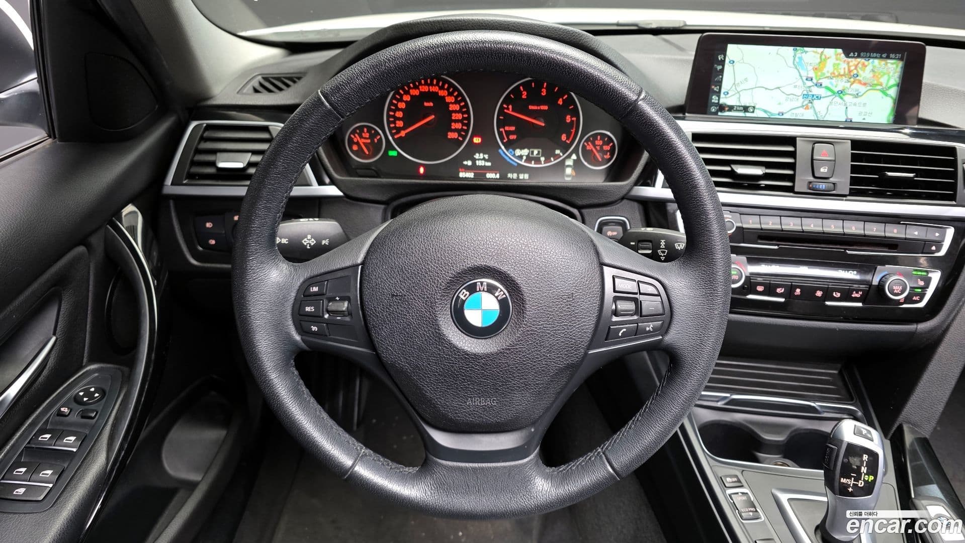 Main__Slider__Photo:3-Series BMW 2017.2-12