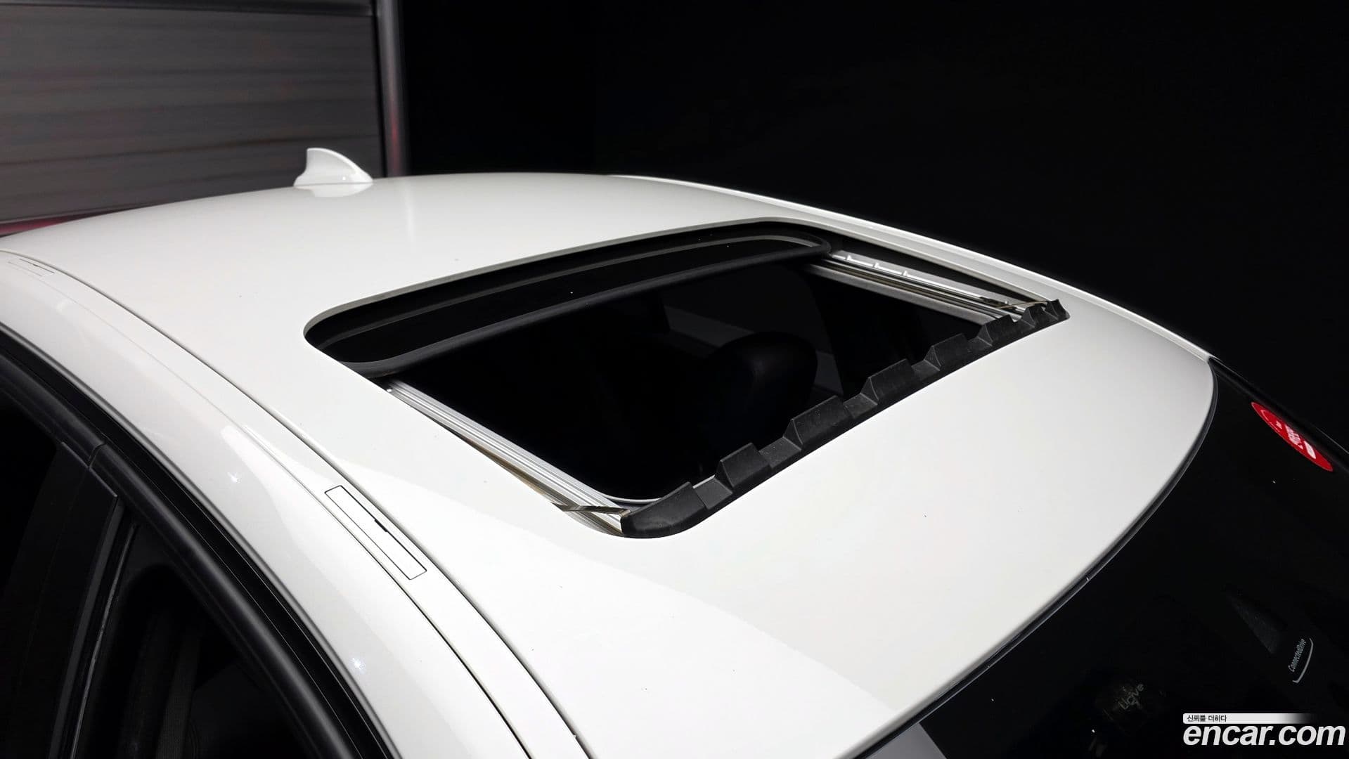 Main__Slider__Photo:3-Series BMW 2017.2-18