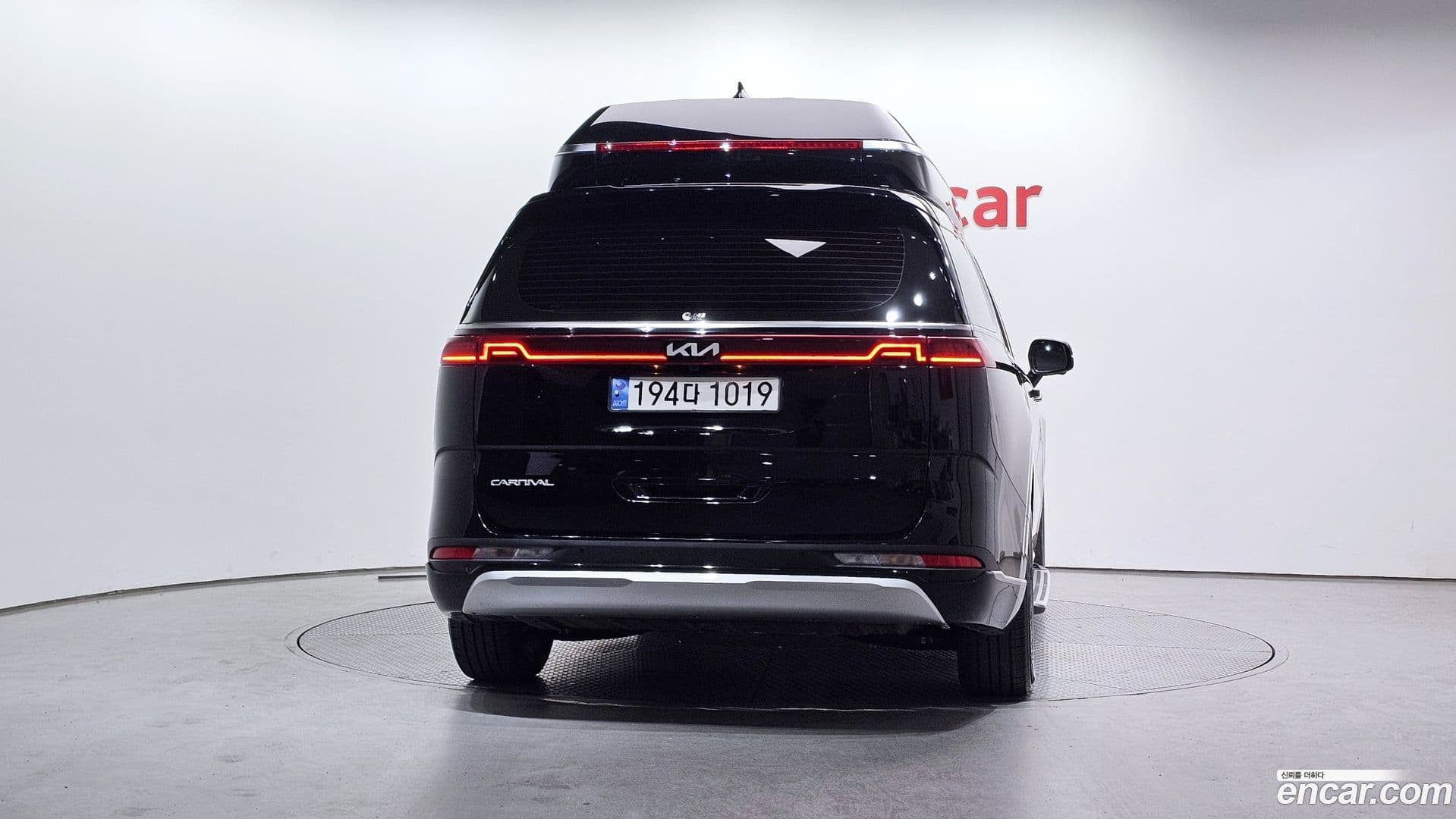 Main__Slider__Photo:Canival Kia 2023.8-3