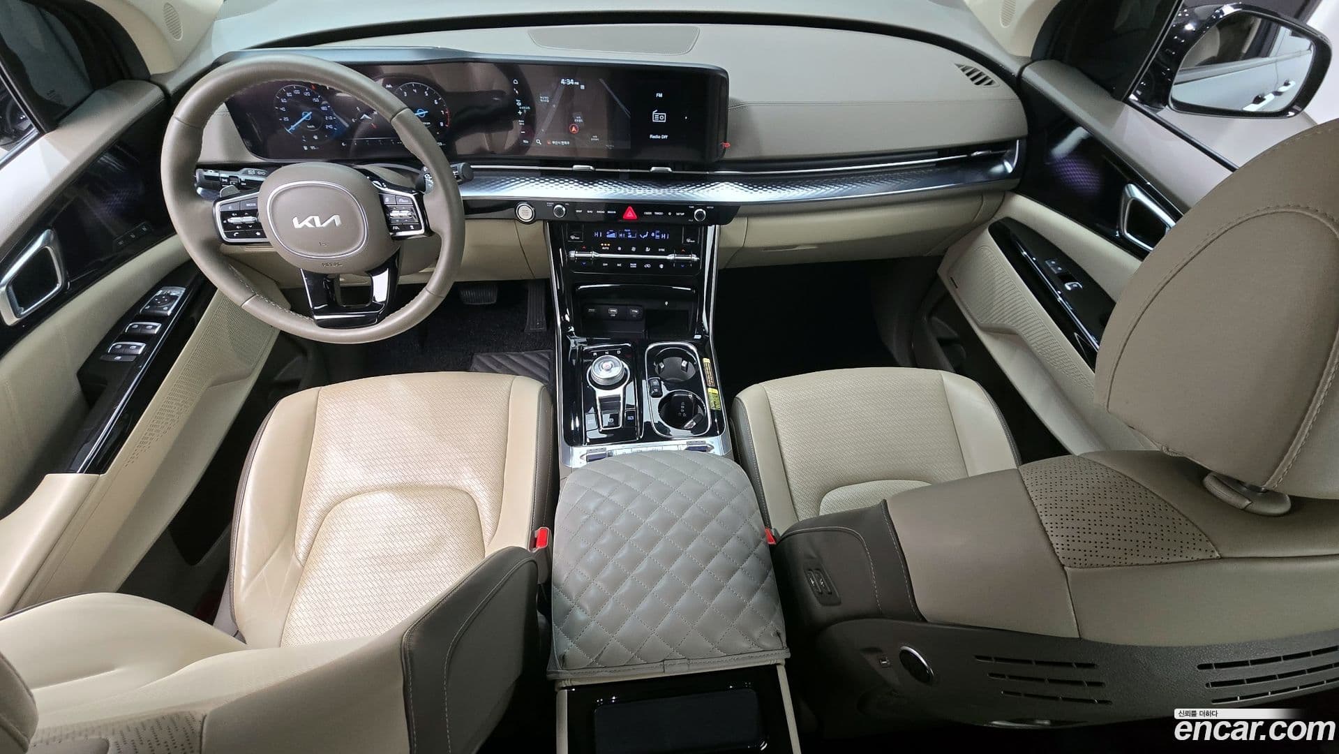 Main__Slider__Photo:Canival Kia 2023.8-6