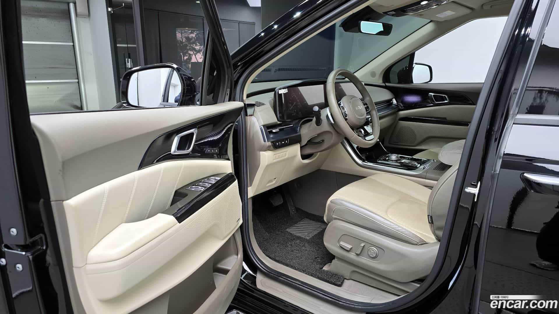 Canival Kia 2023.8-OPTION-015