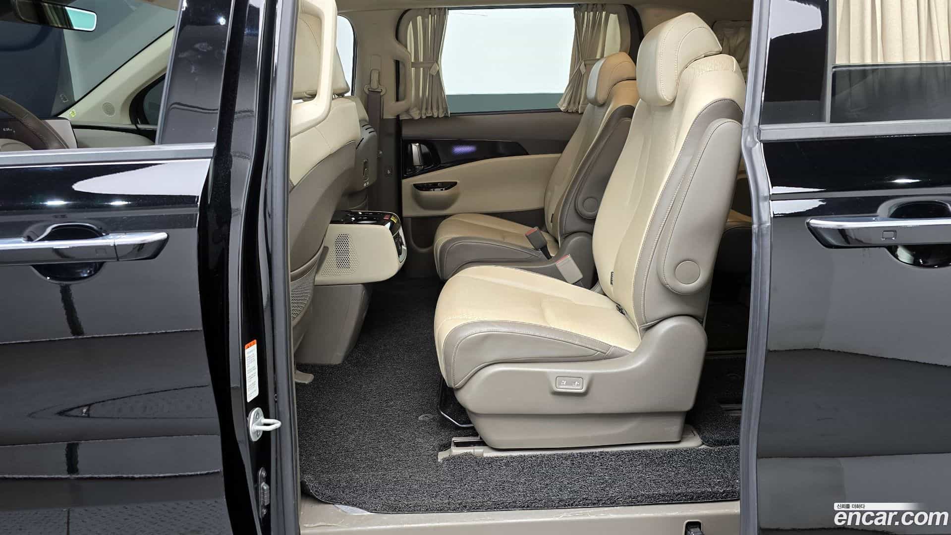 Canival Kia 2023.8-OPTION-016